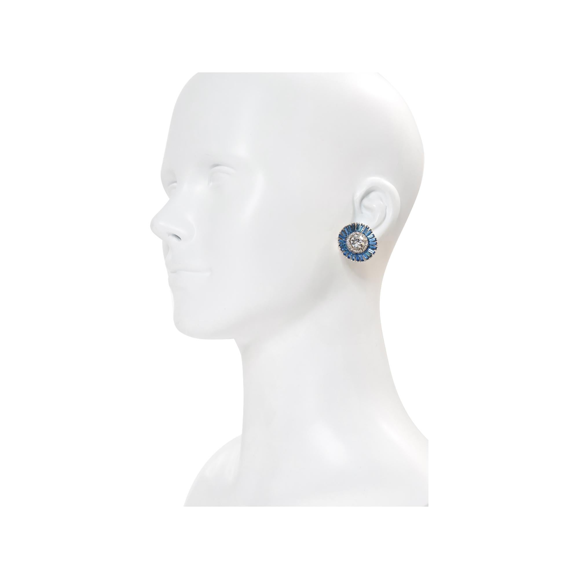 Femenino o masculino Pendientes vintage Reinad de diamantes y zafiros en tono plateado Circa años 60 en venta