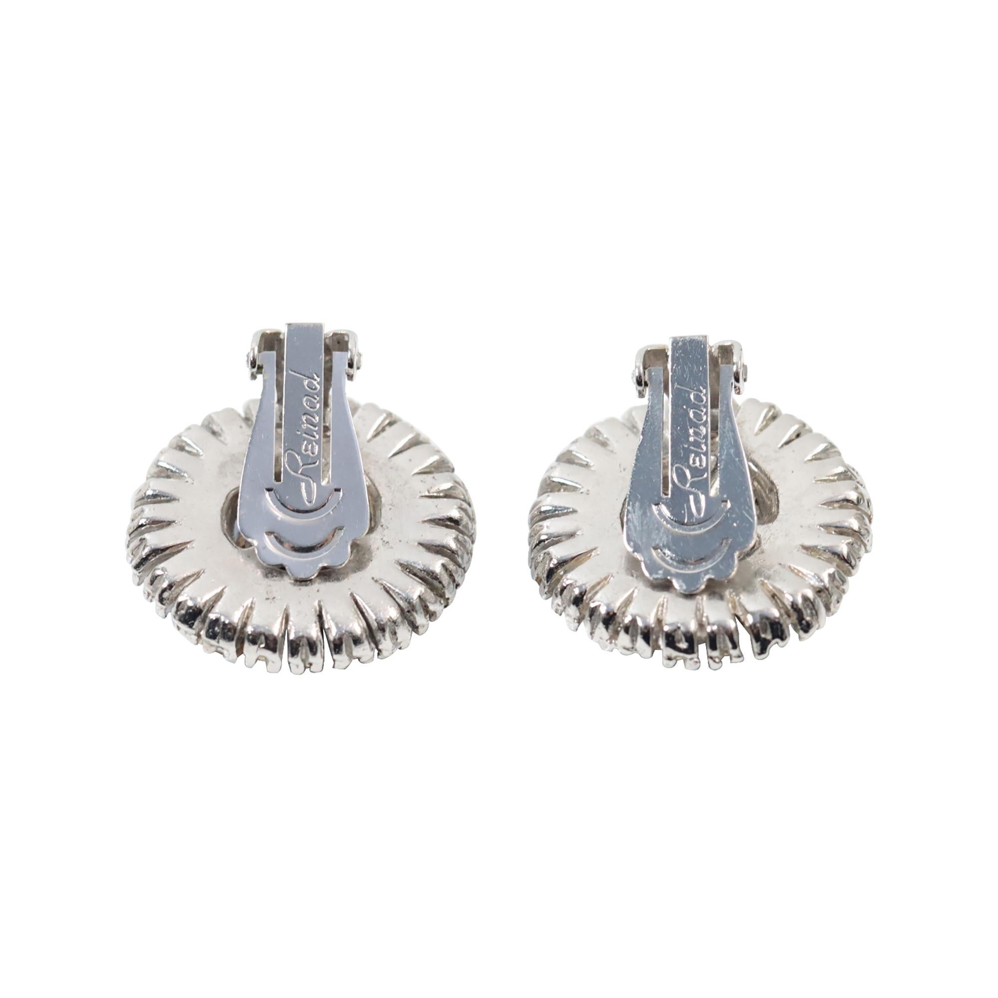 Pendientes vintage Reinad de diamantes y zafiros en tono plateado Circa años 60 en venta 1