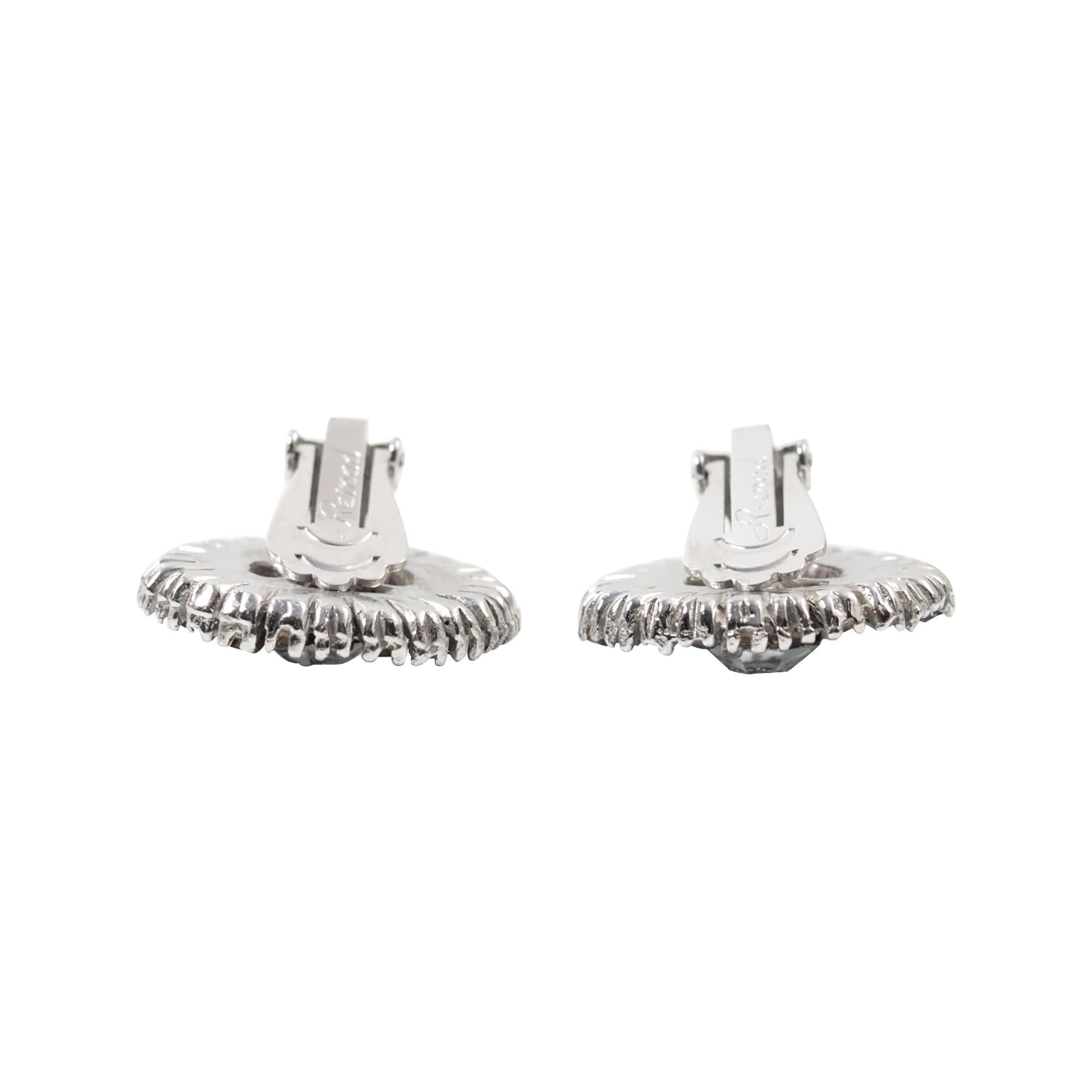 Pendientes vintage Reinad de diamantes y zafiros en tono plateado Circa años 60 en venta 2