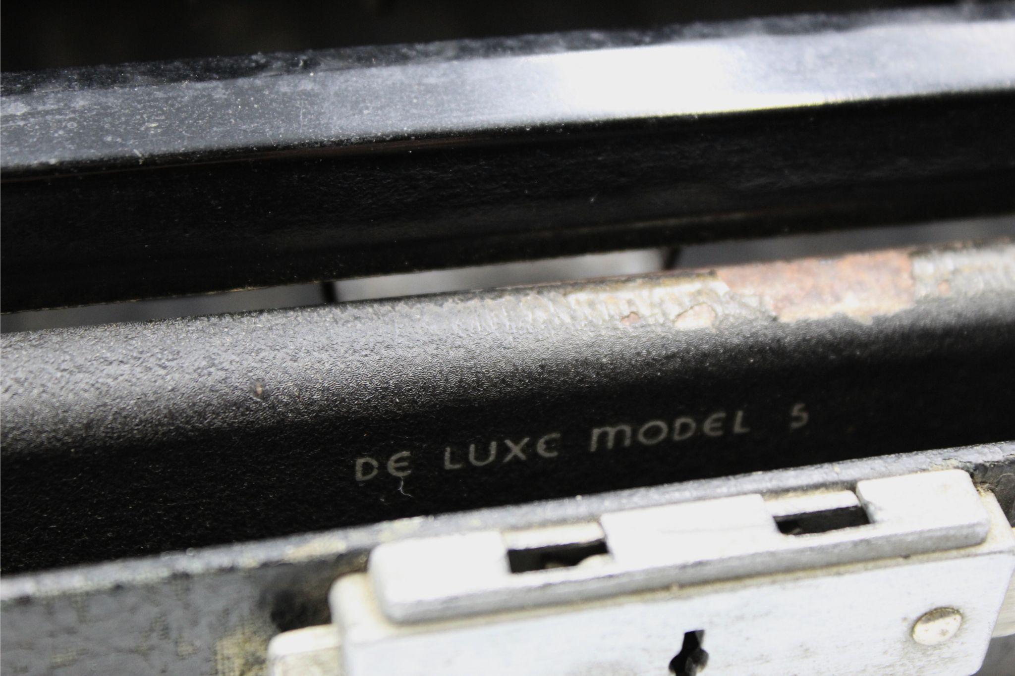 Vintage Remington Rand Typewriter, 1947 In Good Condition In Colorado Springs, CO