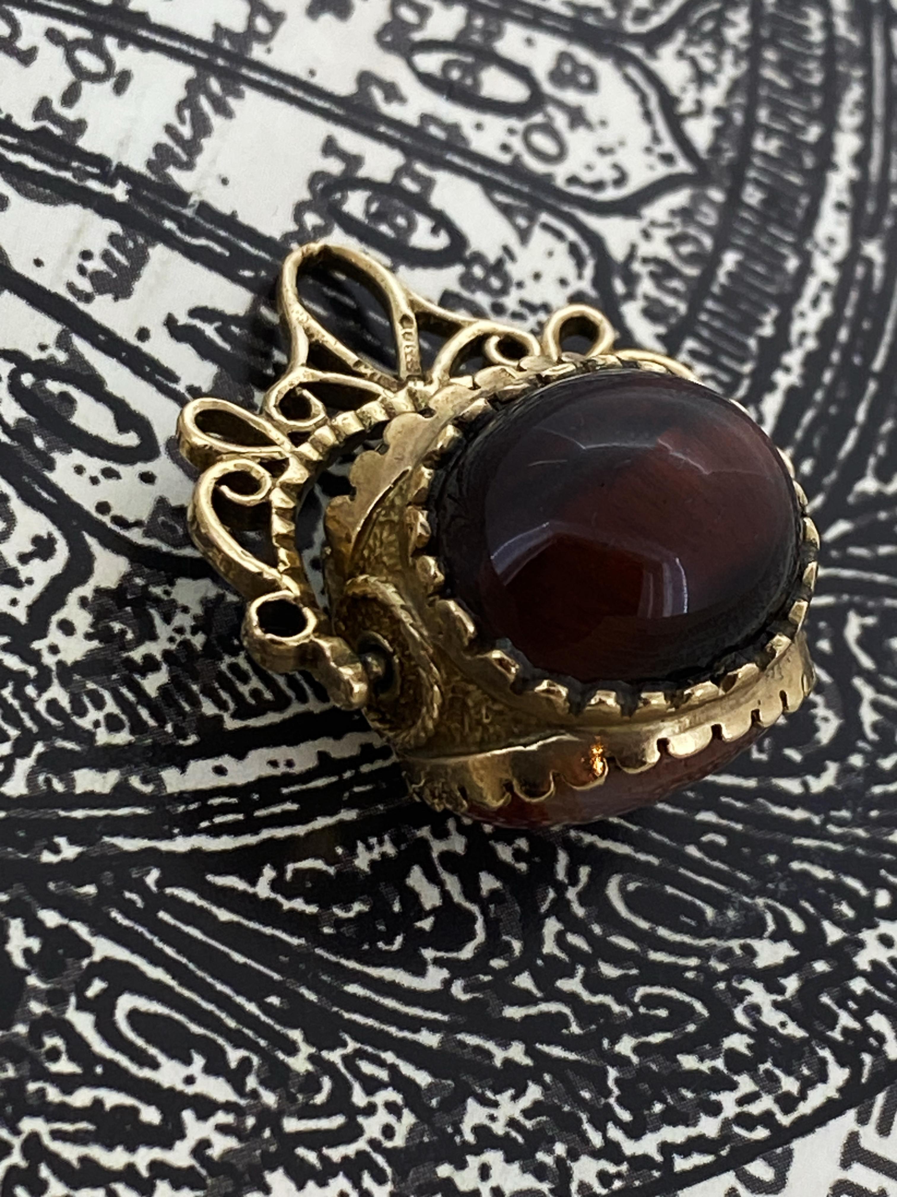 Vintage Renaissance Style Gold Swivel Fob Pendant: Malachite, Agate, Tiger's Eye In Excellent Condition For Sale In MELBOURNE, AU