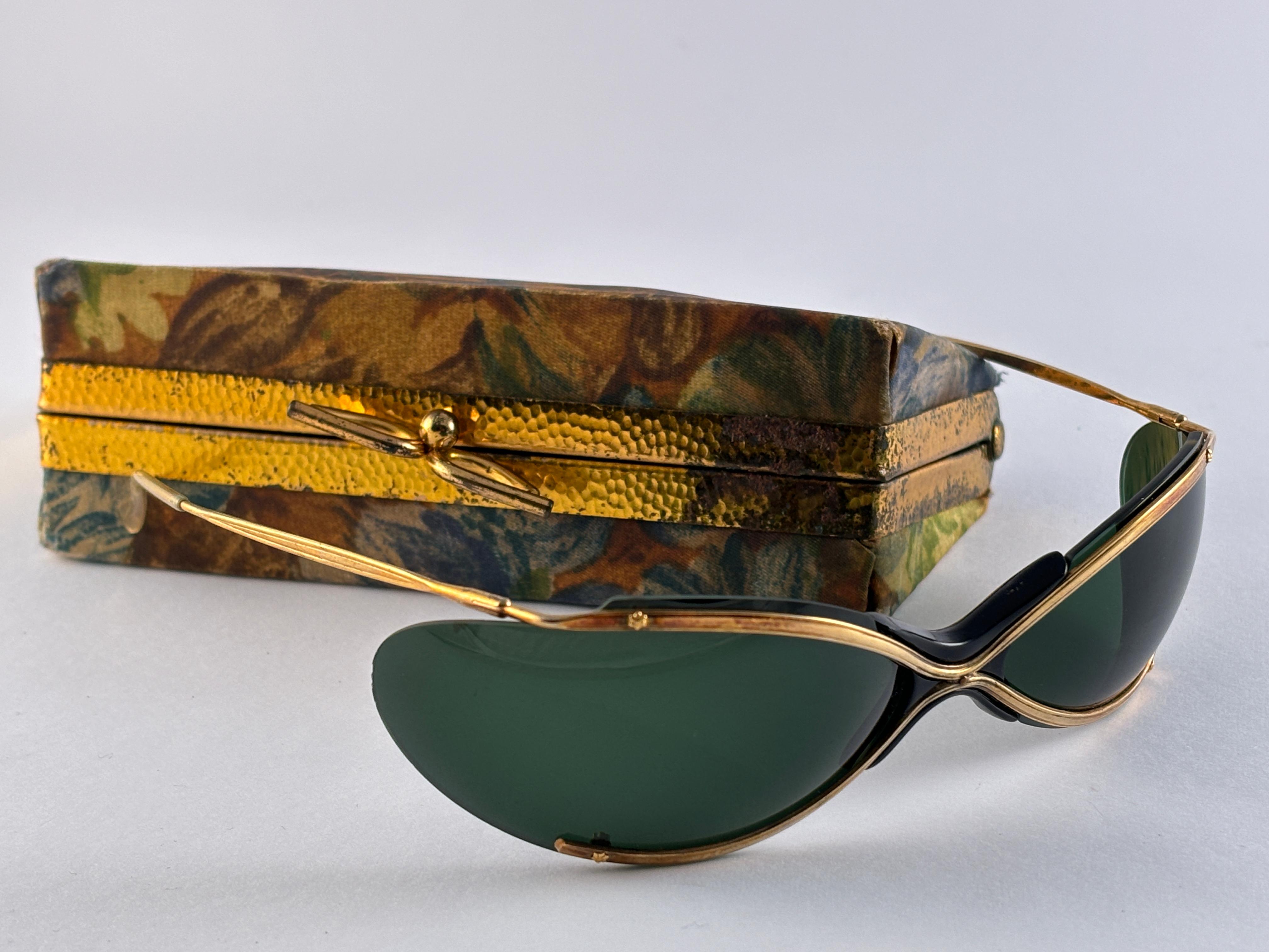 Renauld of France - Lunettes de soleil vintage spectaculaires dorées « The Bikini », 1965 Excellent état - En vente à Baleares, Baleares