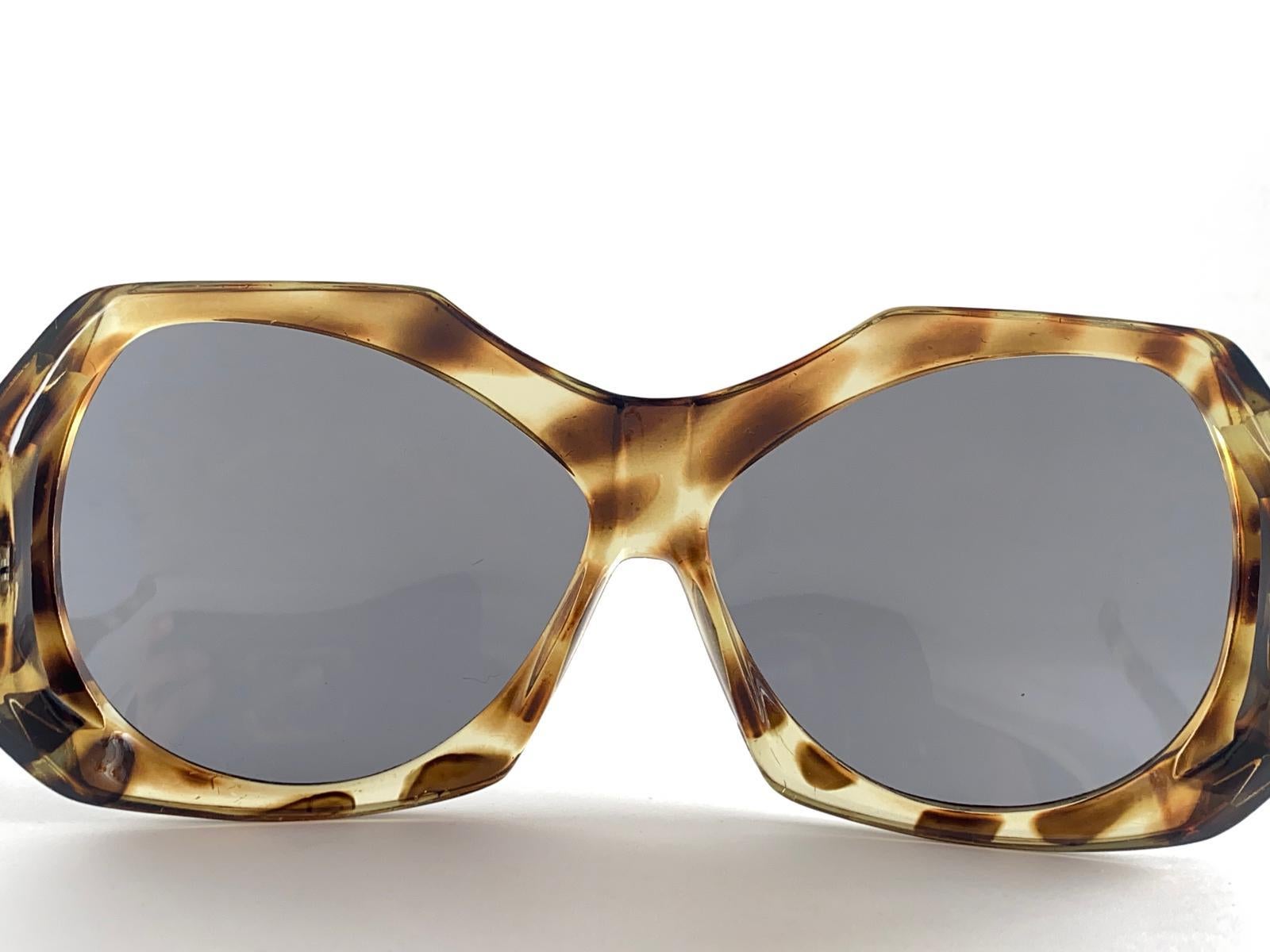 Vintage Renauld Oversized Frame Graues Sonnenbrille 1970 mit grauem Lens, hergestellt in Italien Damen im Angebot
