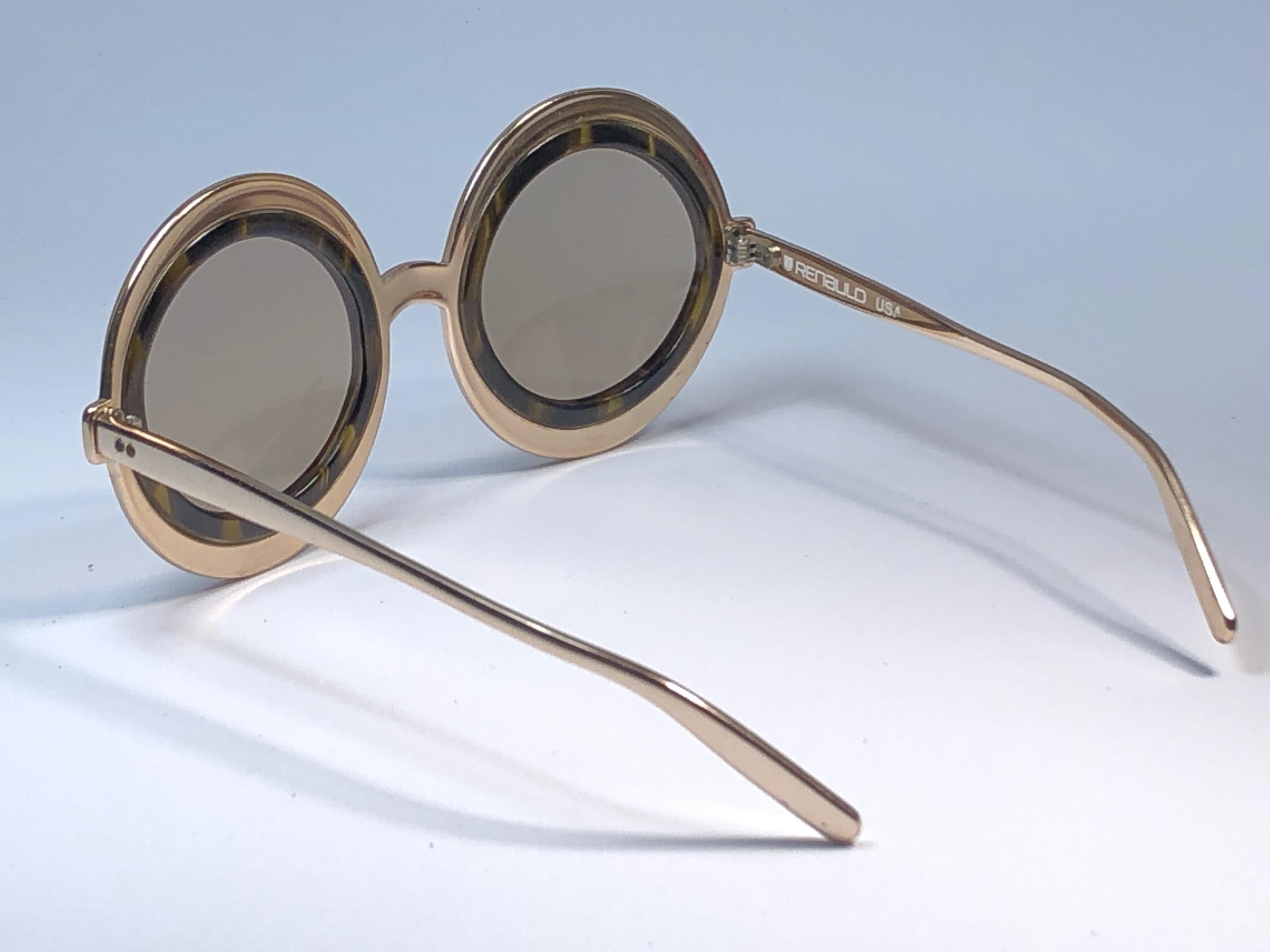 Lunettes de soleil vintage Renauld à monture ronde dorée et lentille marron, fabriquées aux États-Unis, 1980 en vente 3