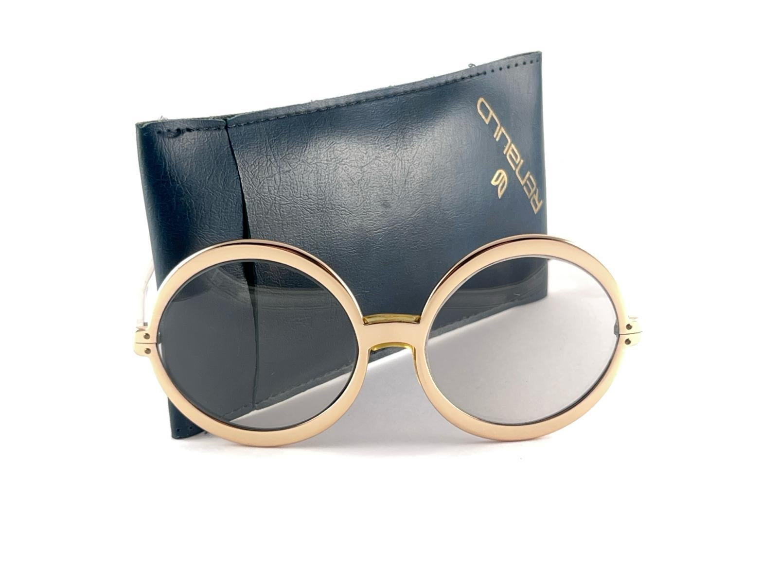Gafas de sol vintage Renauld redondas doradas metalizadas años 80 Made in USA en venta 5