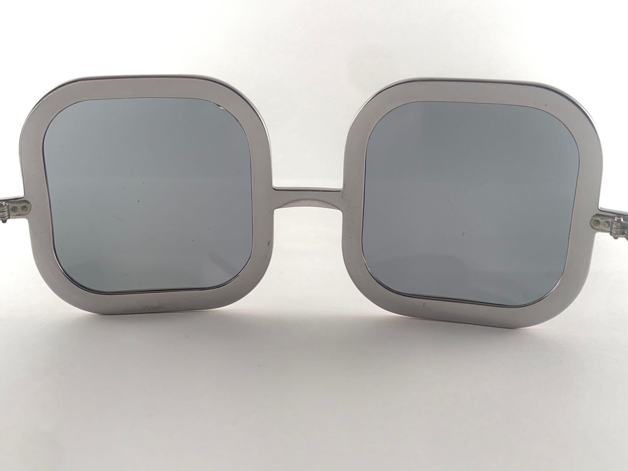 Vintage Renauld Silver Oversized Frame Grey Lens 1970 Sunglasses Made in USA For Sale 2