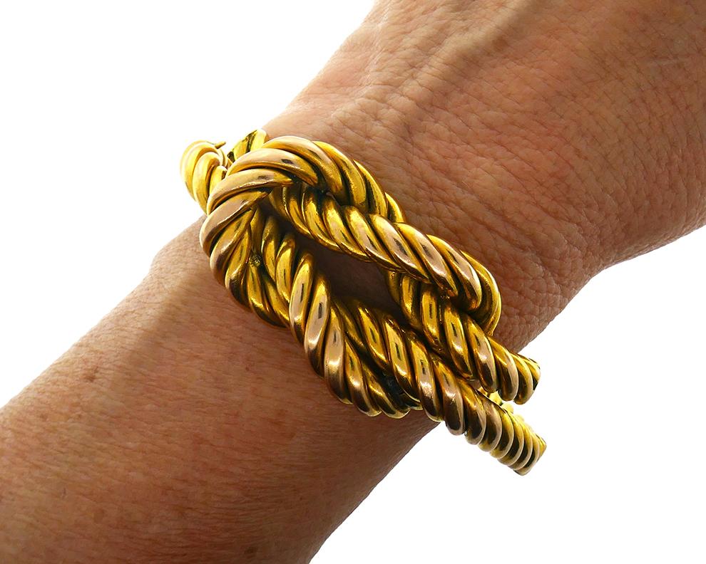 Bracelet chic à nœuds en or jaune 18 carats. 
Mesures : 6-3/4