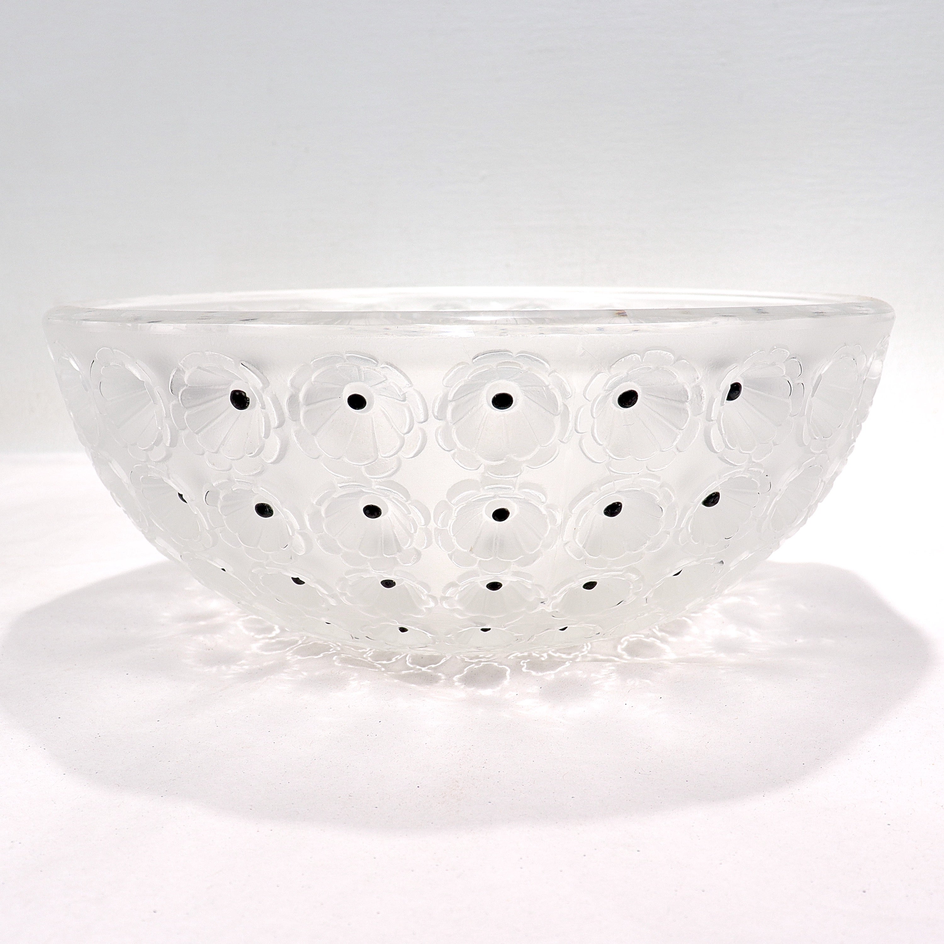 A fine French art glass bowl.

By Lalique.

In the Nemours pattern.

Designed in 1929, this bowl was primarily produced between 1940 - 1959.

Signed Lalique / France to the base.

Simply a great bowl from Lalique!

Date:
Mid-20th