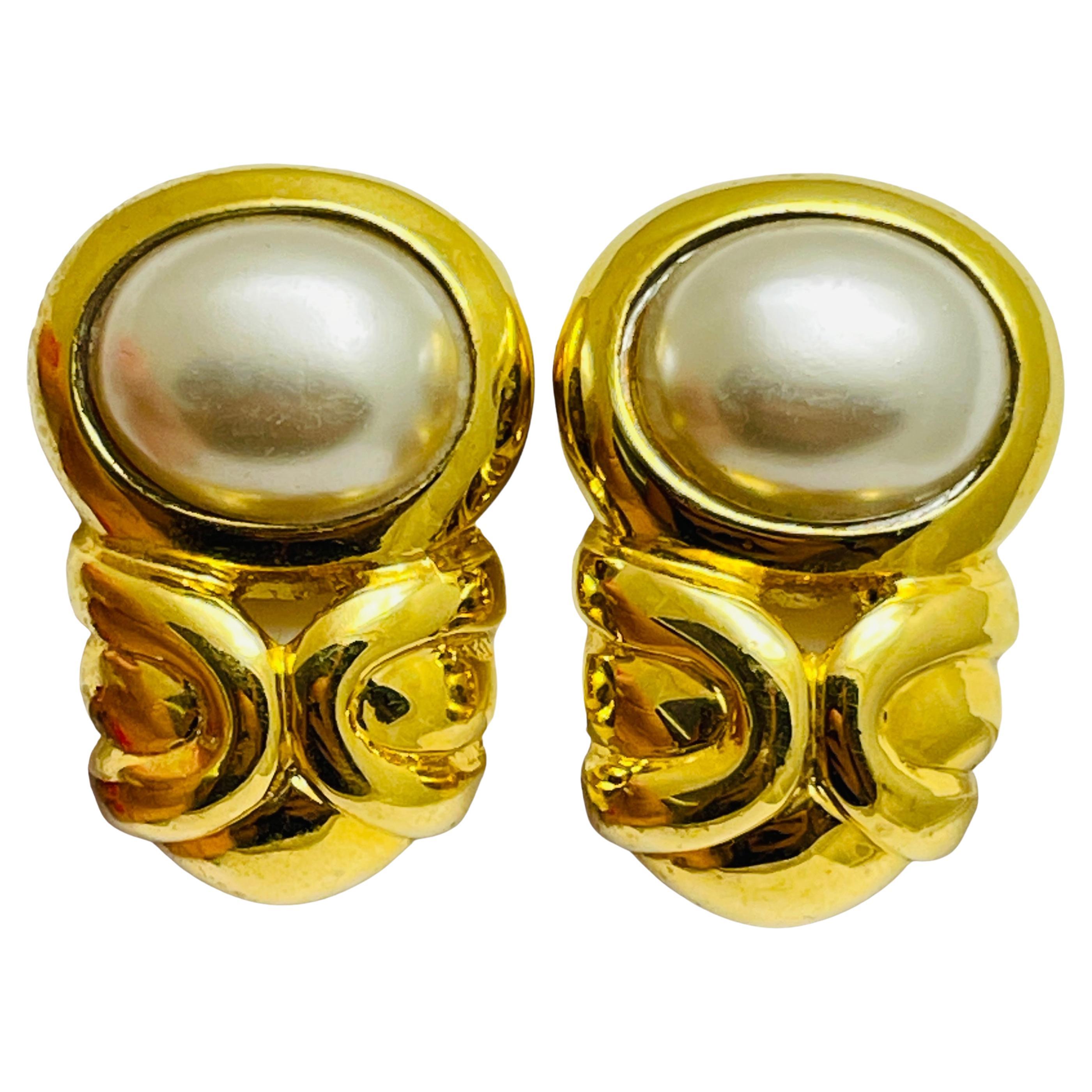 Vintage REPLICA Itsly signed gold pearl designer clip on earrings For Sale