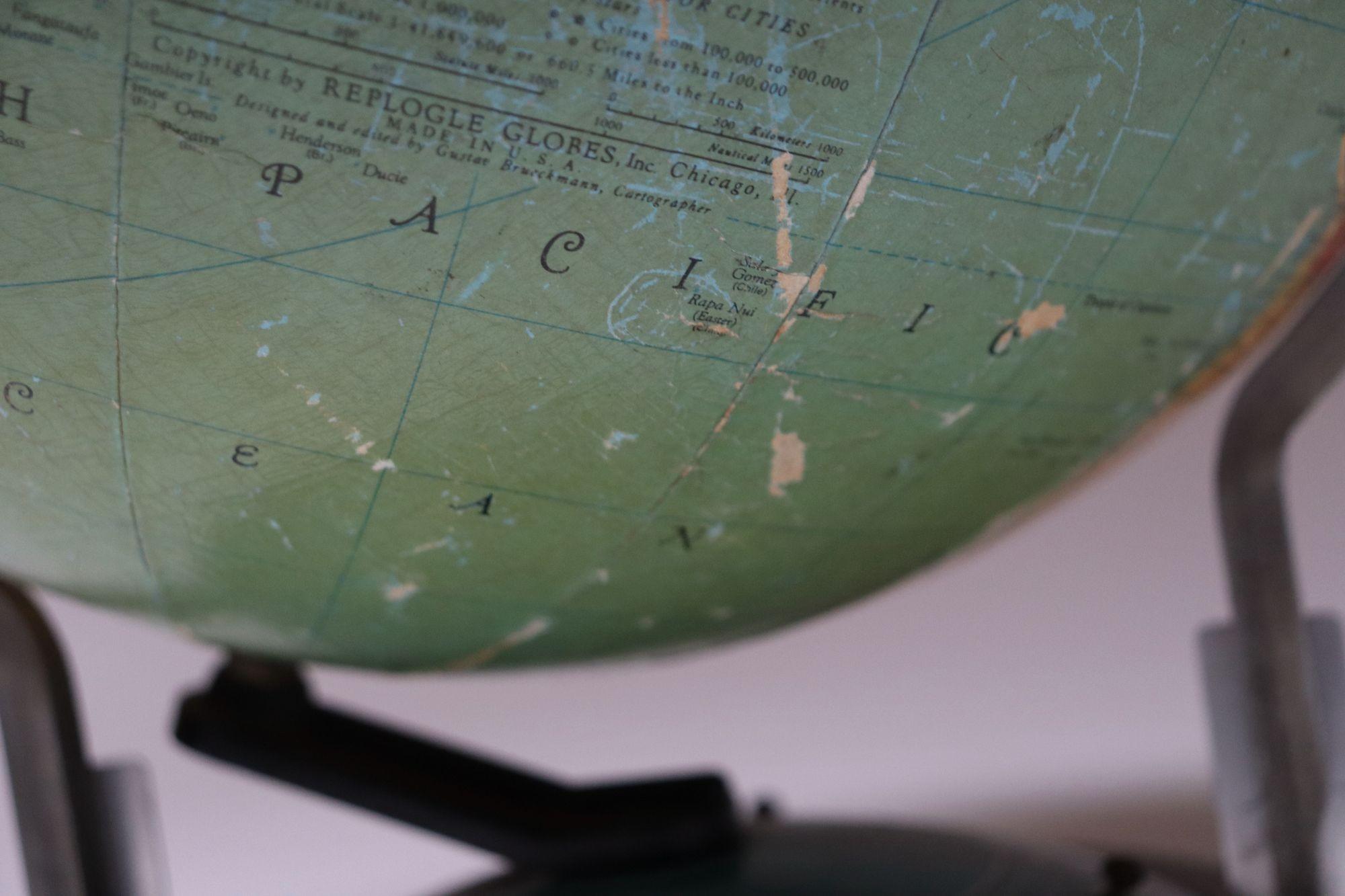 Vintage Replogle Präzisionsglobus mit drehbarem Zodiac-Sternbildsockel im Angebot 4