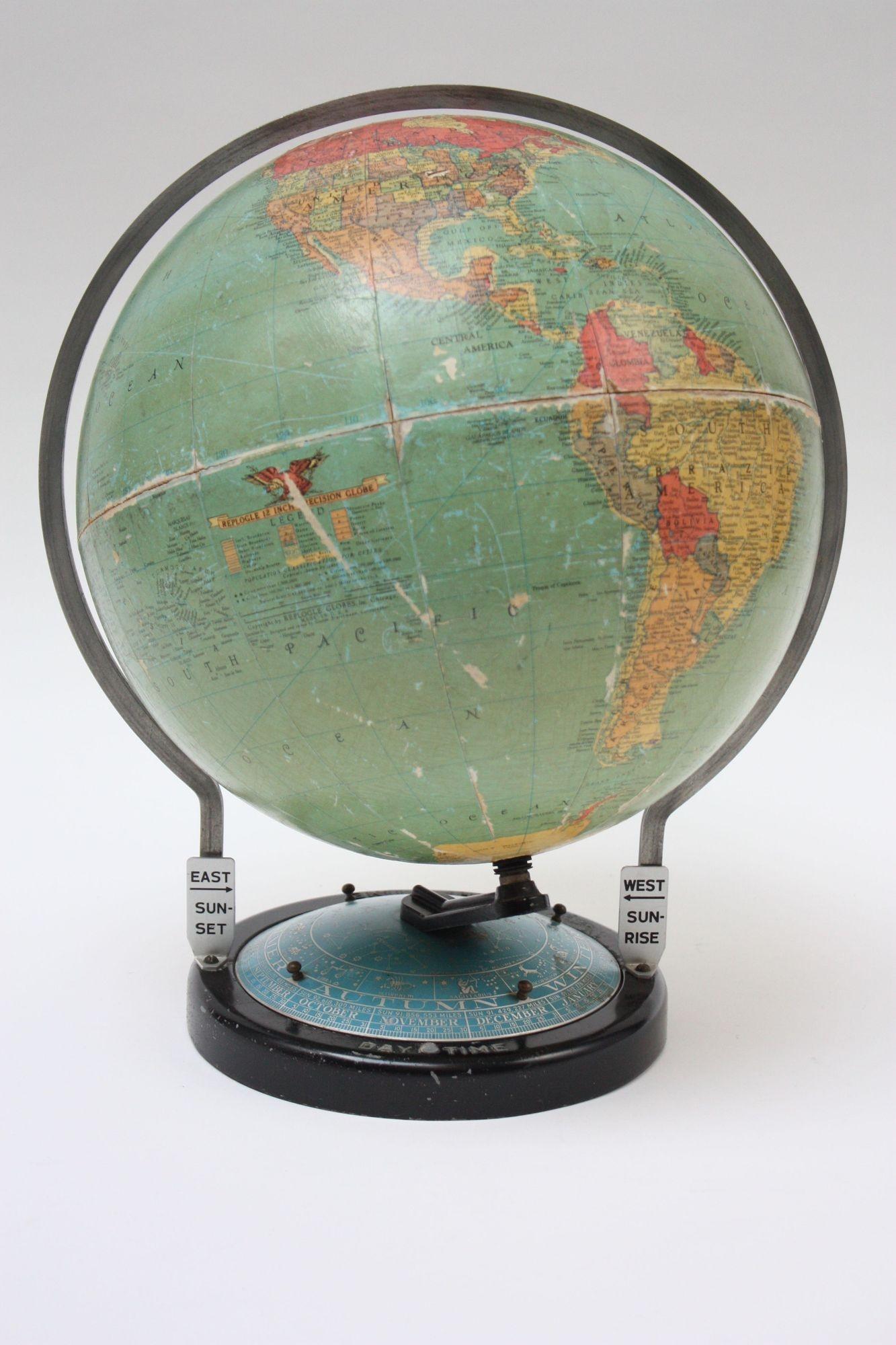 Vintage Replogle Präzisionsglobus mit drehbarem Zodiac-Sternbildsockel (Moderne der Mitte des Jahrhunderts) im Angebot
