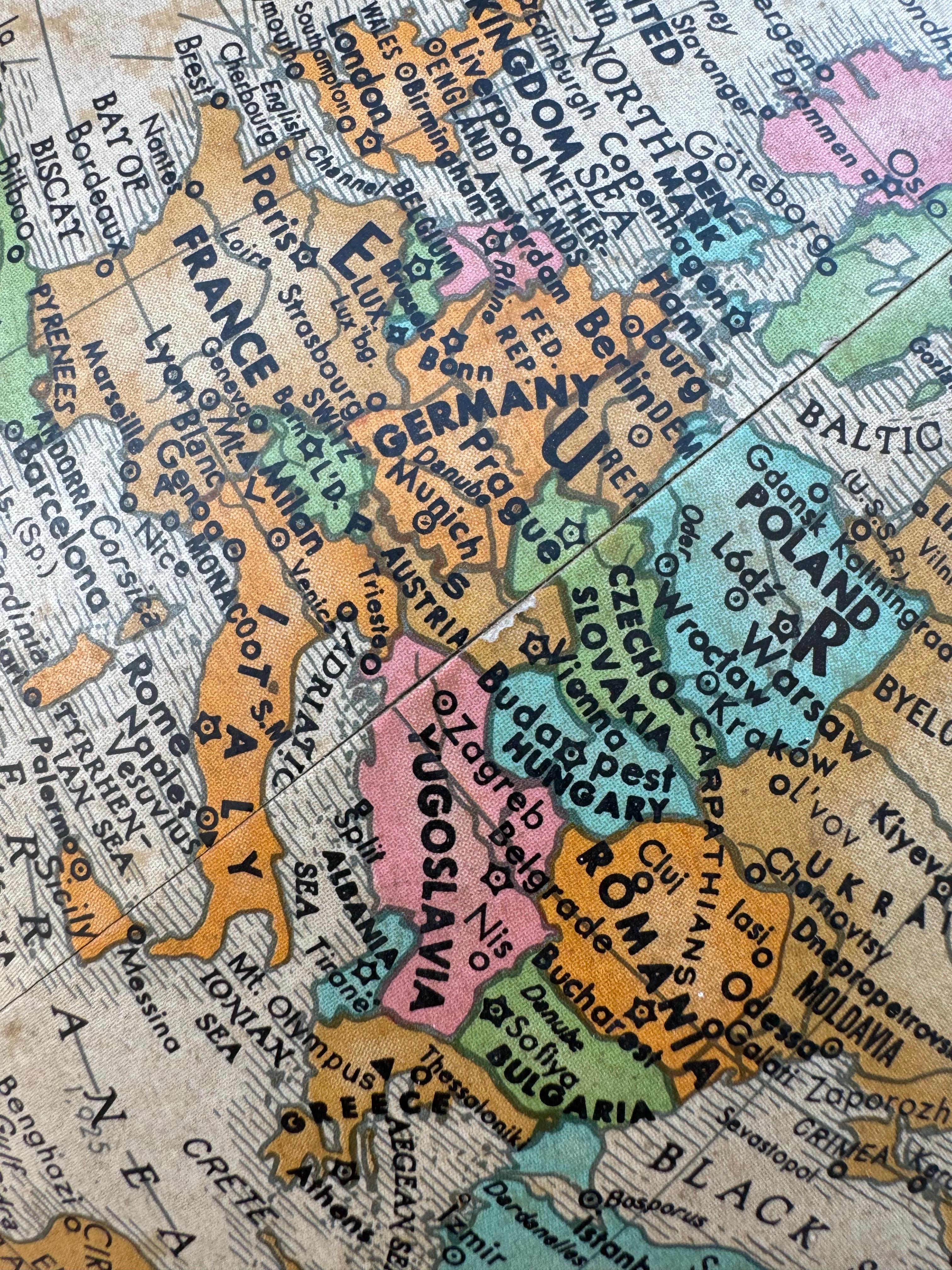 Replogle Globes d'epoca su cavalletto in vendita 3
