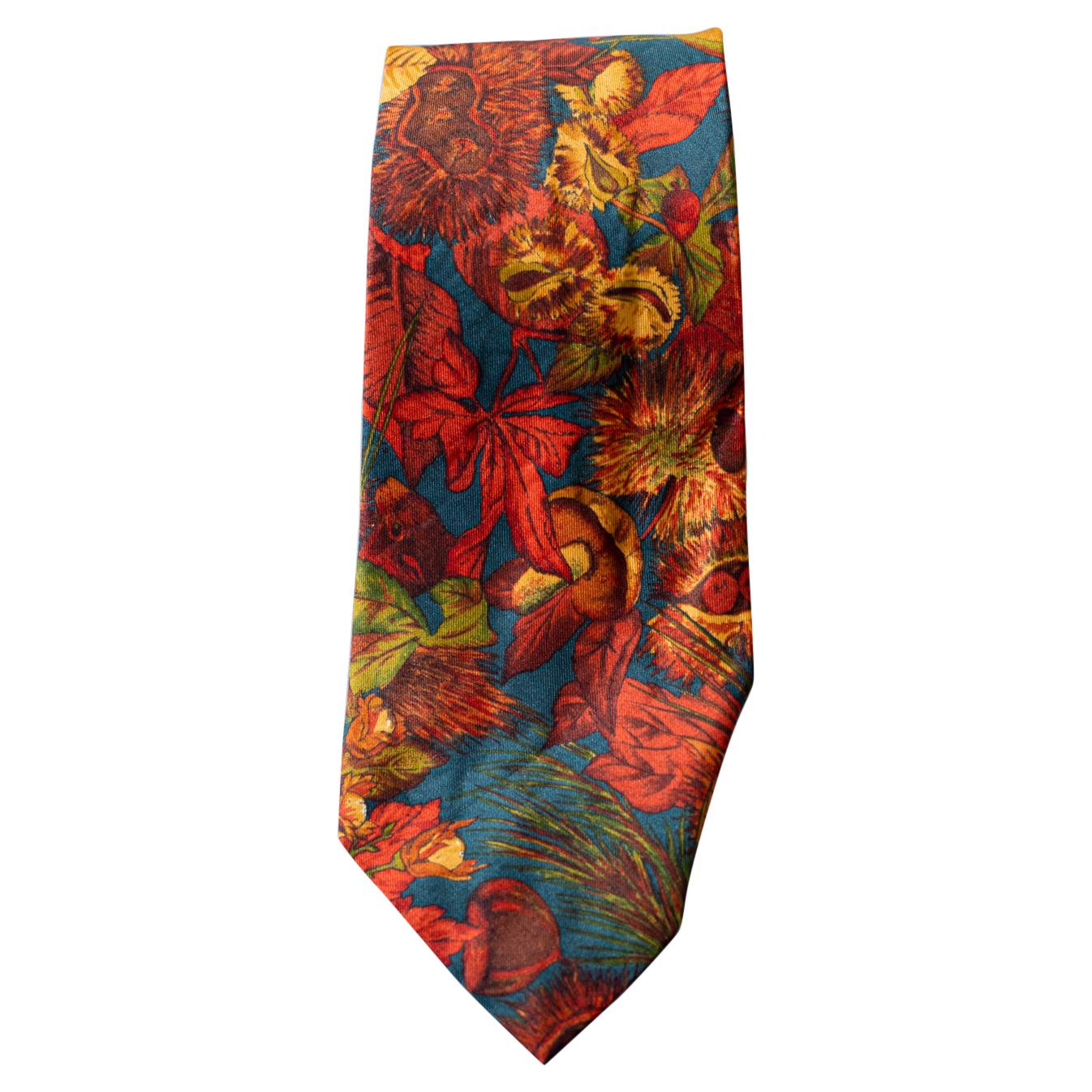 Vintage Reporter 100% silk tie with chestnut leaves and squirrels For Sale