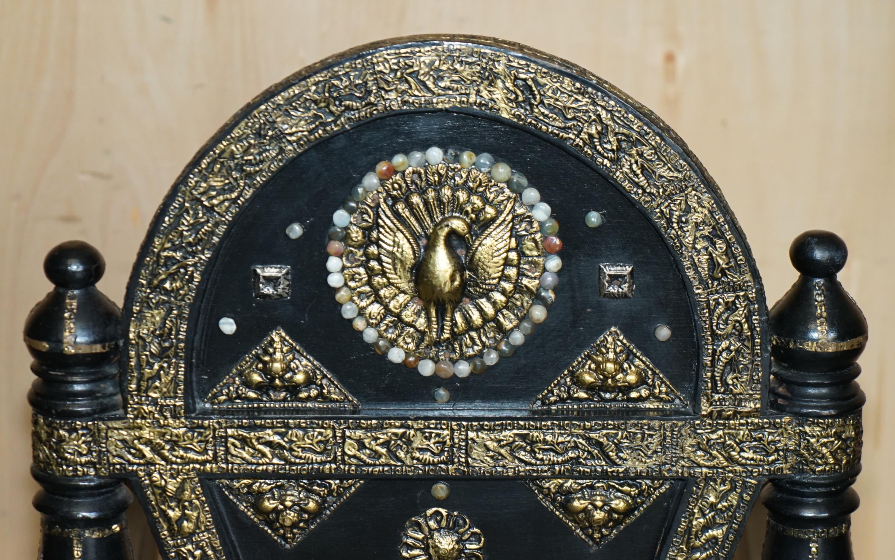 VINTAGE REPOUSE METAL INDIO CIRCA 1950's SILLÓN CON CABEZA DE PANTERA EBONIZADA en venta 8