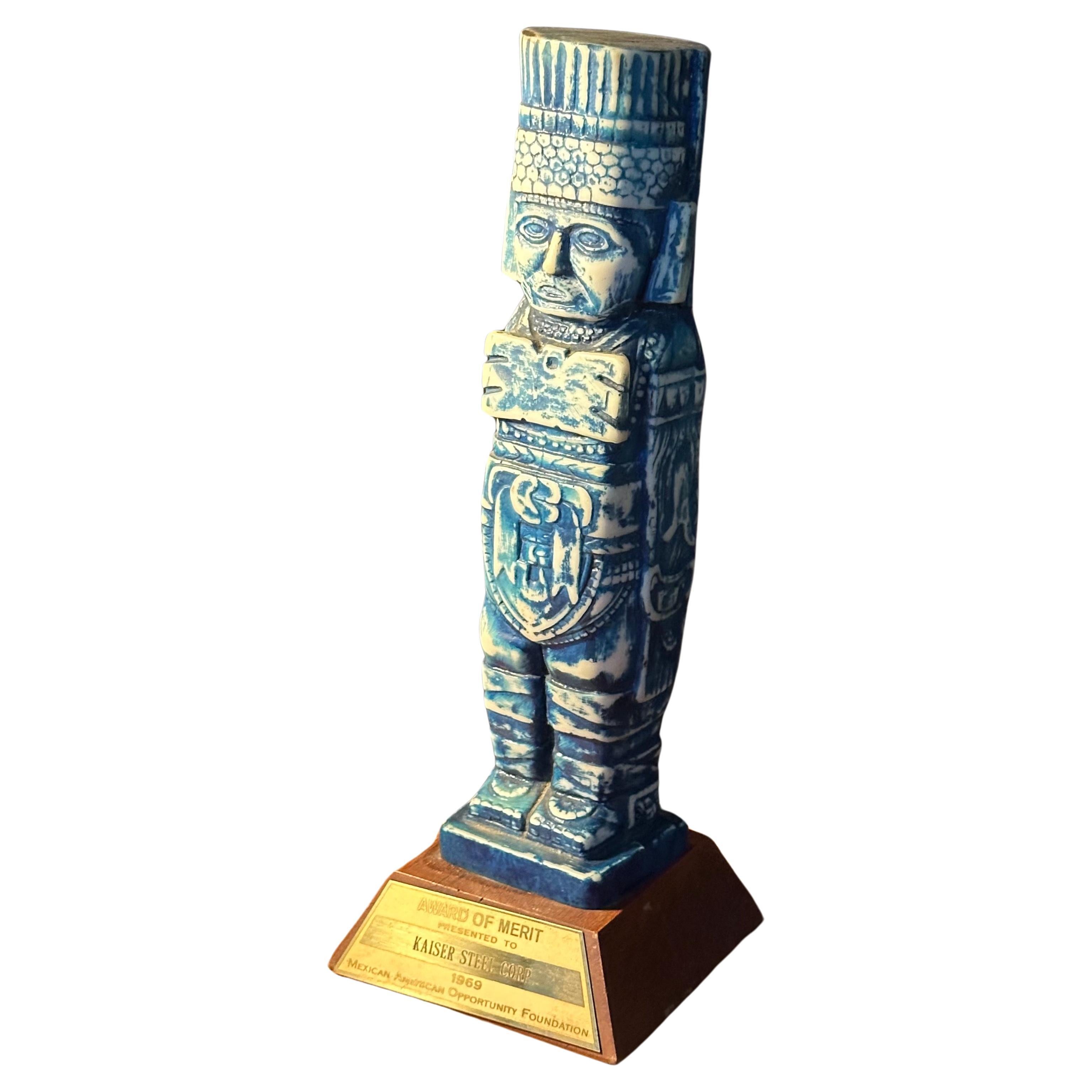 Escultura Azteca Vintage de Resina y Madera / Premio en venta 7