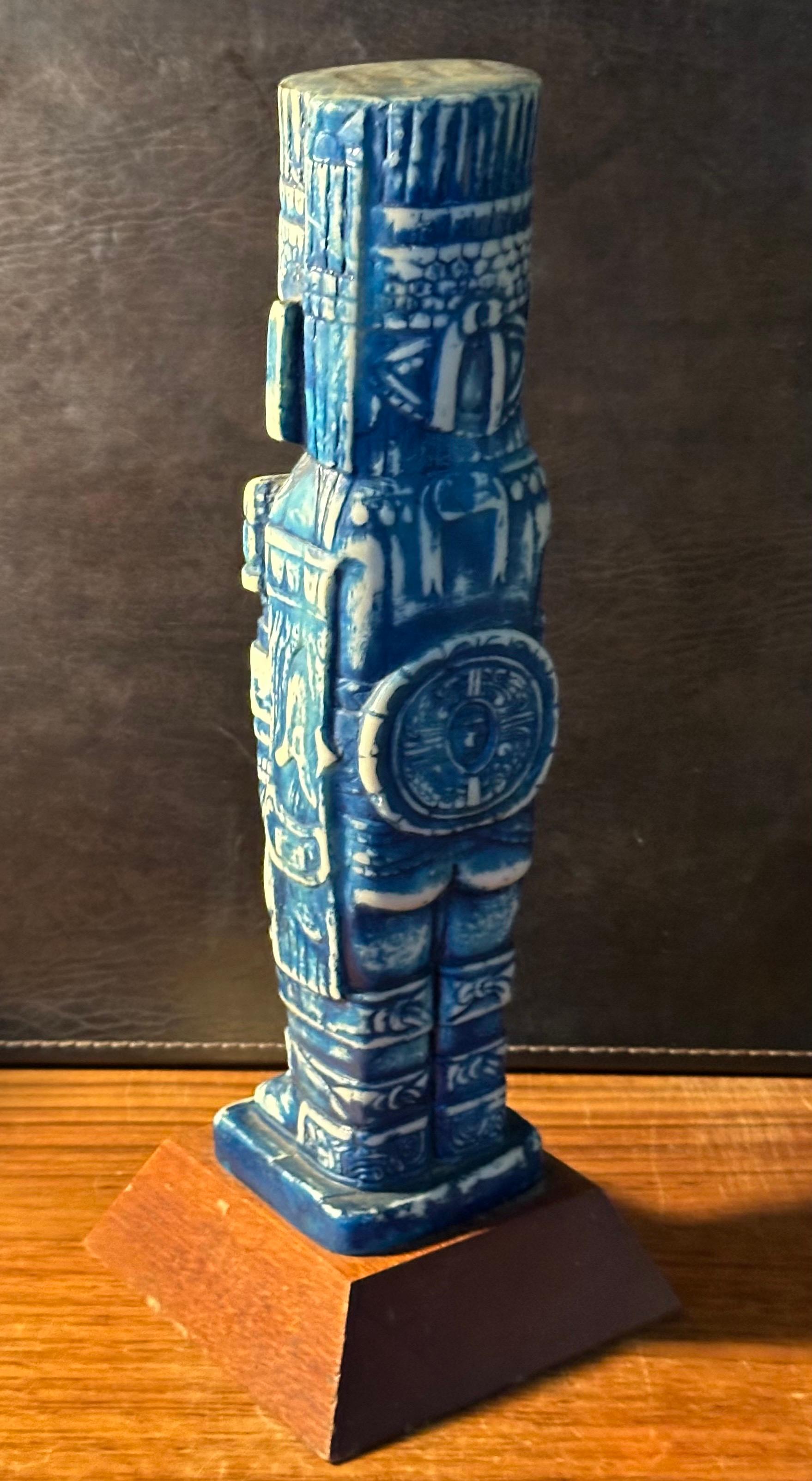 Escultura Azteca Vintage de Resina y Madera / Premio Vaciado en venta
