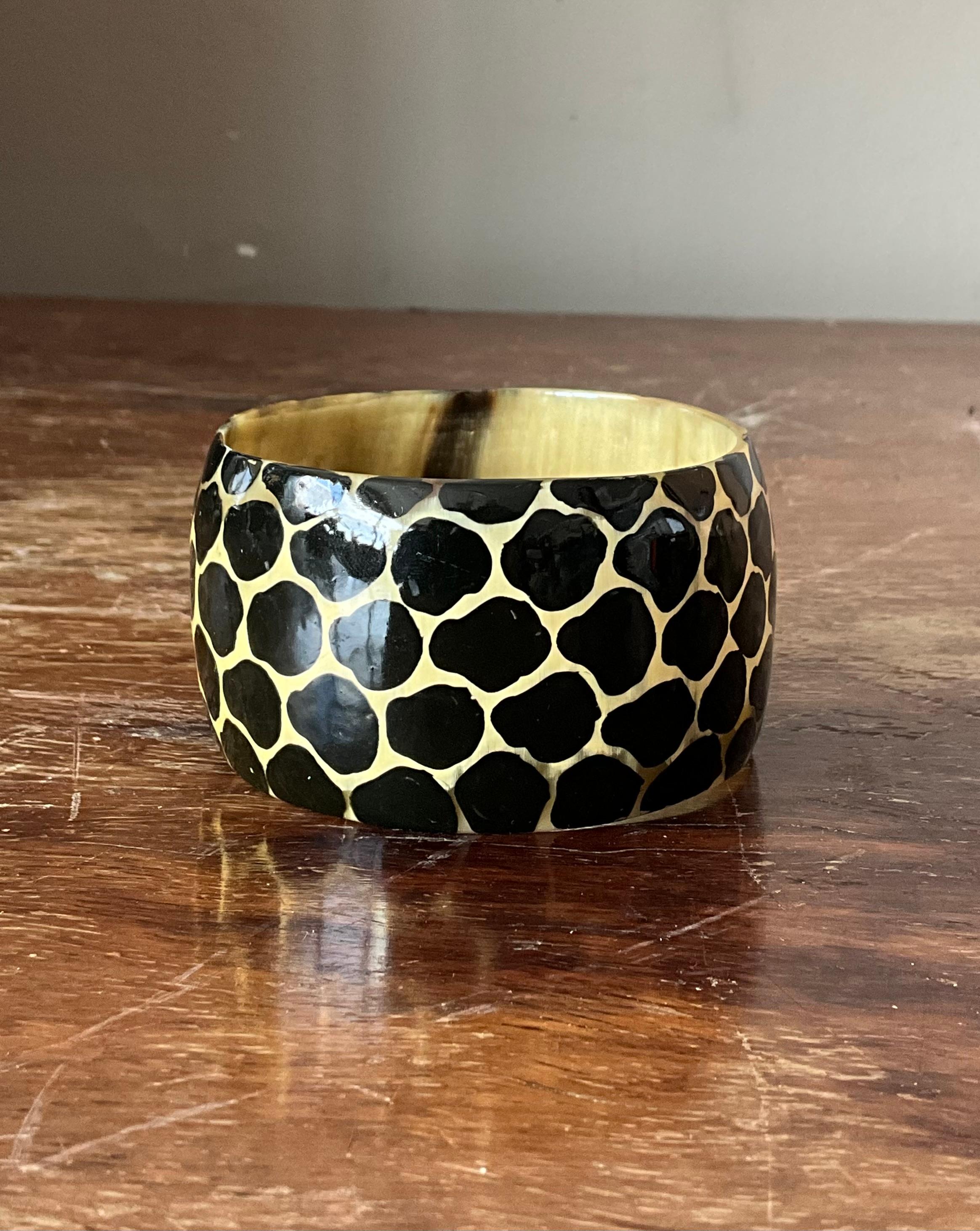 Bracelet vintage en résine de girafe du Kenya Bon état - En vente à West Palm Beach, FL