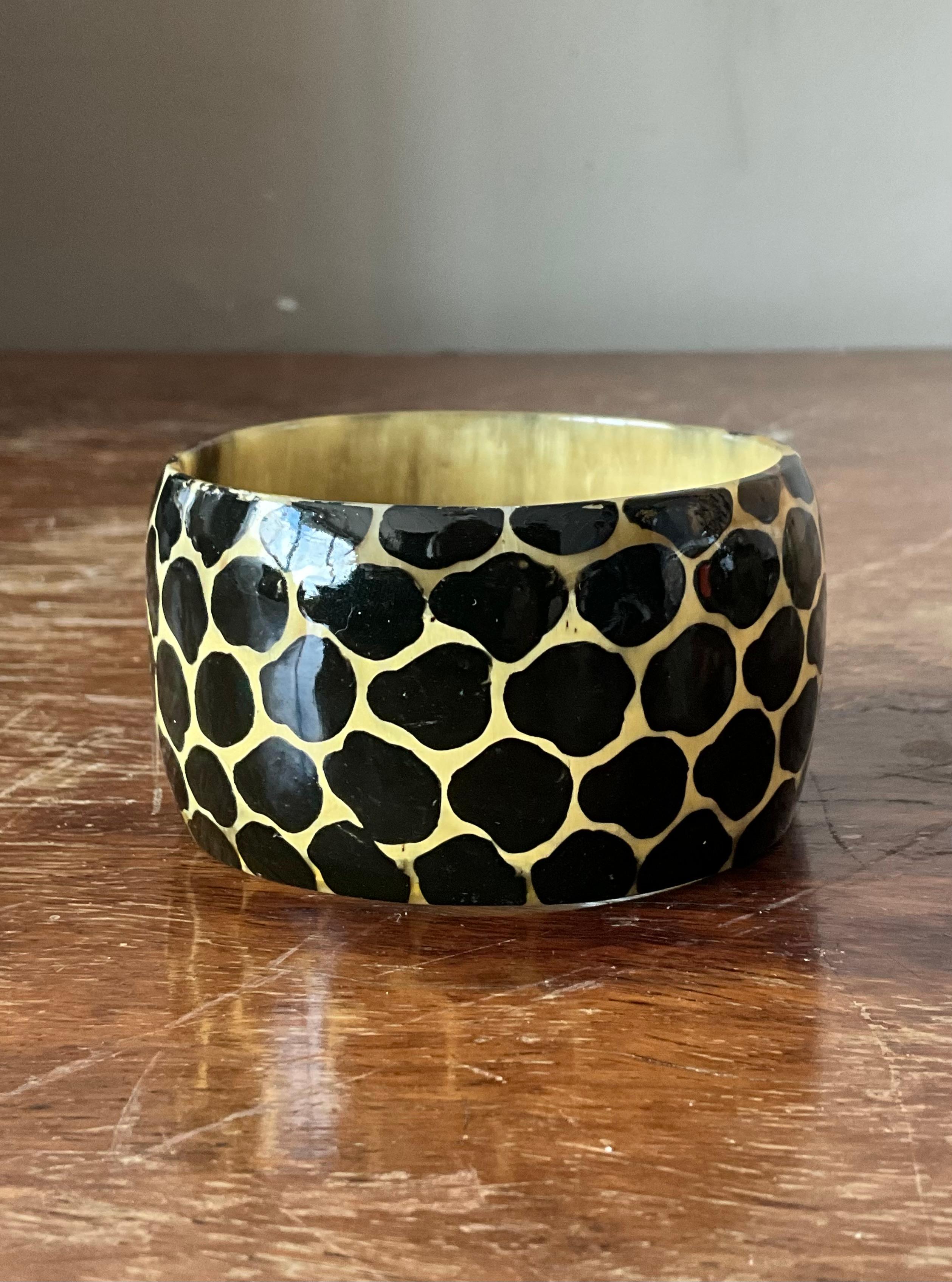Bracelet vintage en résine de girafe du Kenya Unisexe en vente