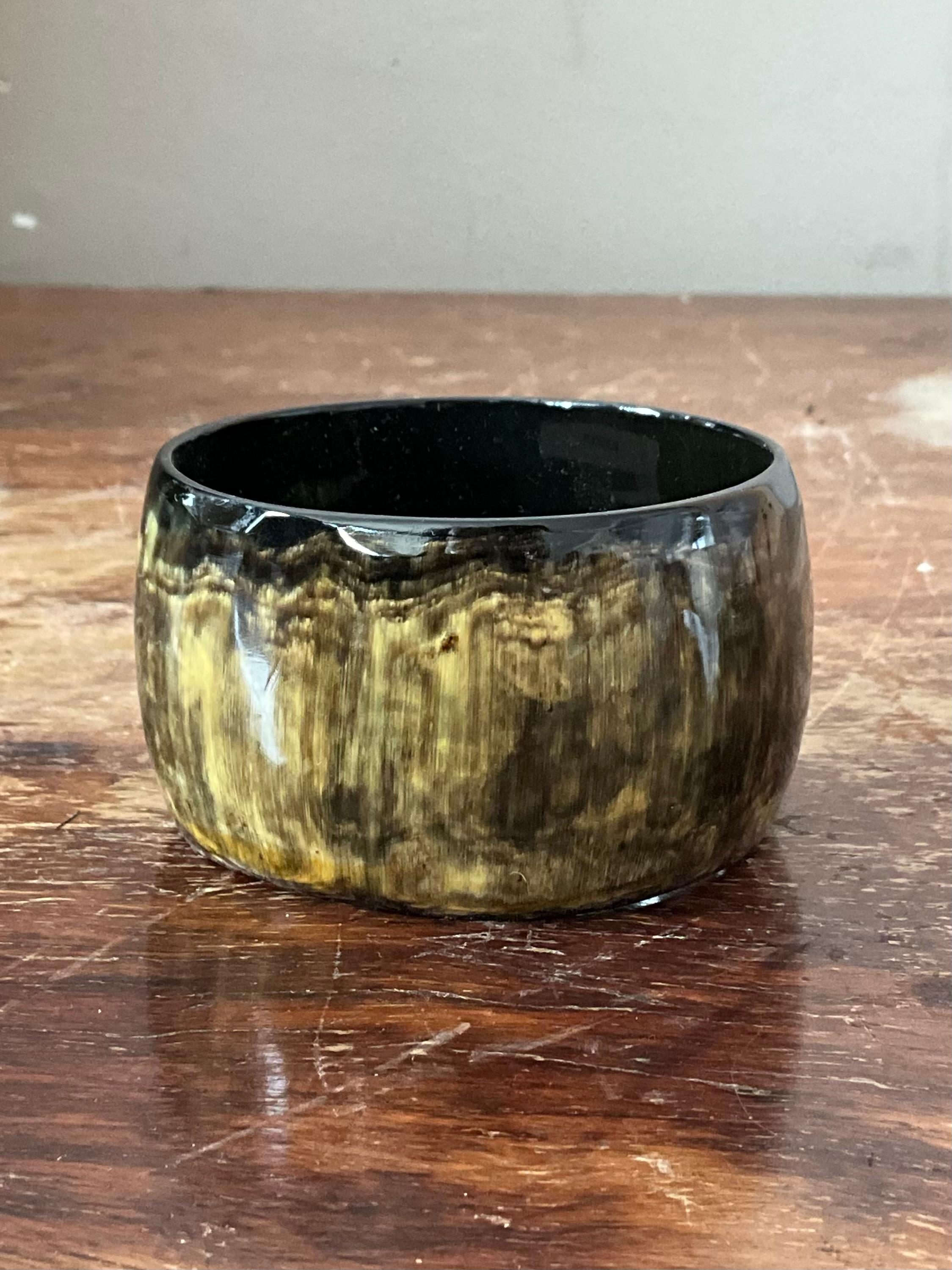Bangle vintage in resina di Horn del Kenya In condizioni buone in vendita a West Palm Beach, FL