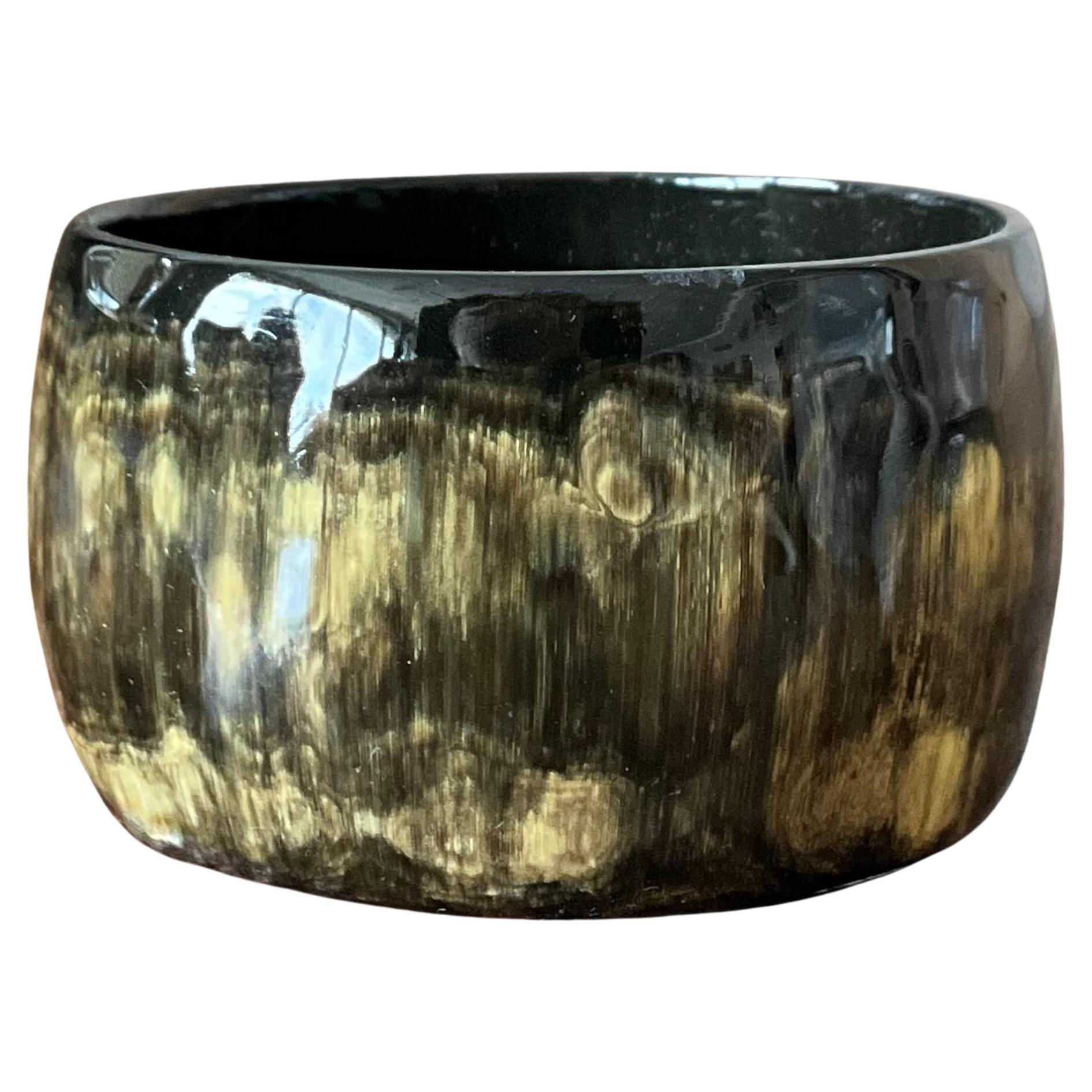 Brazalete vintage de cuerno de Kenia de resina