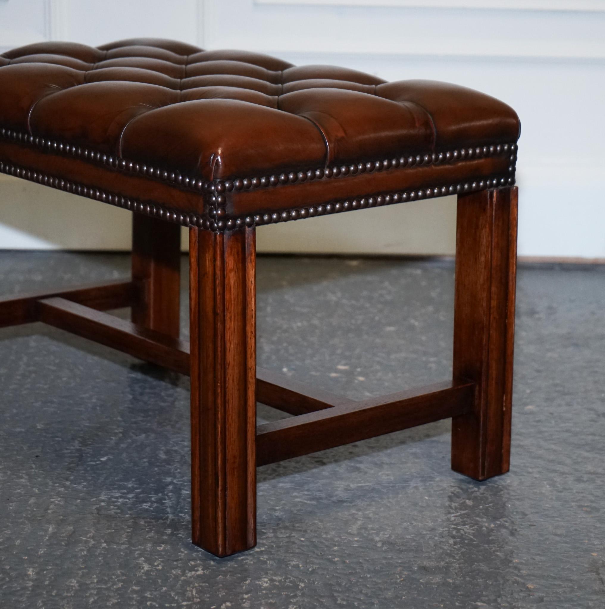 British VINTAGE RESTORED CHESTERFiELD HAND DYED BROWN LEATHER TUFFED FOOTSTOOL (1/2) For Sale