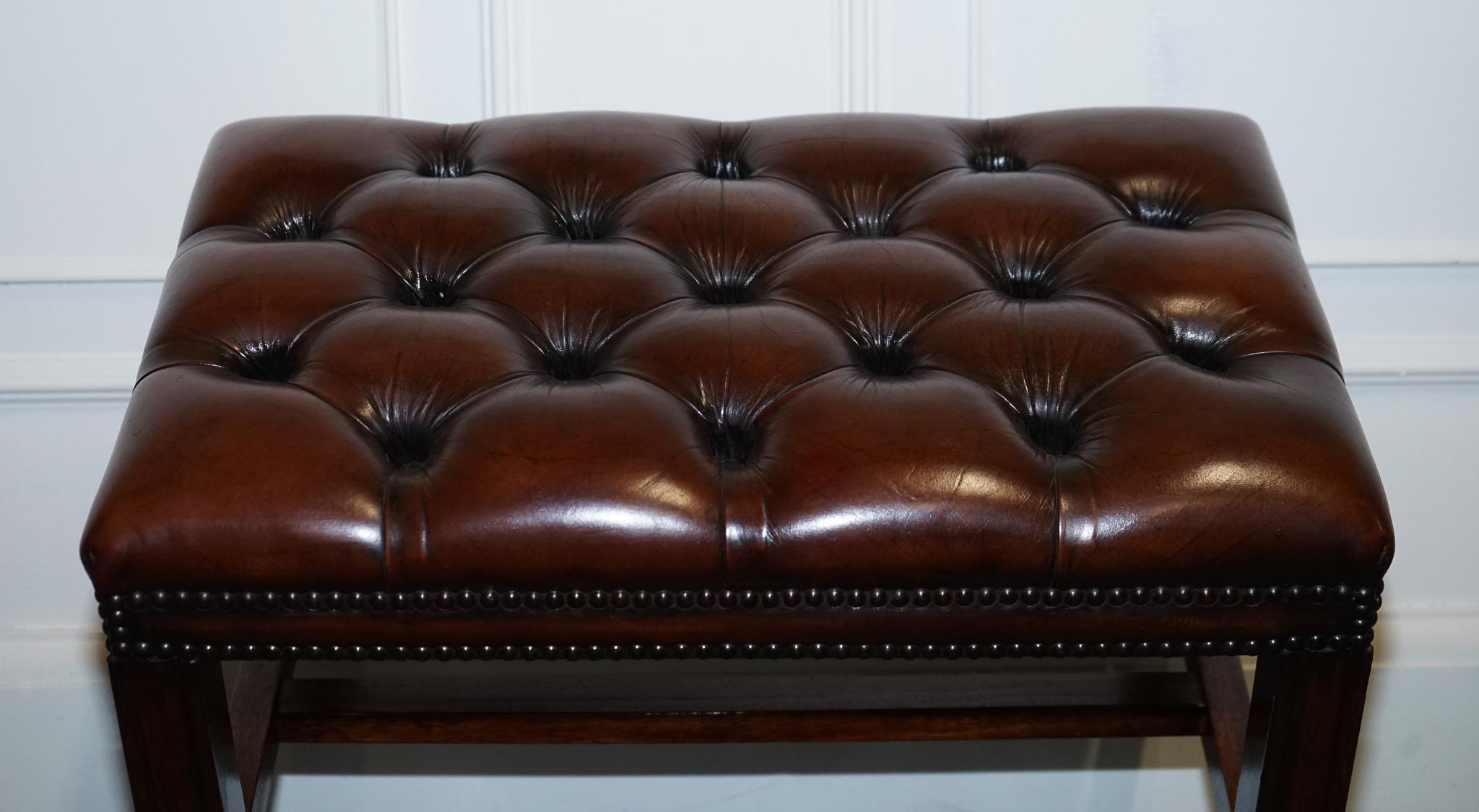 VINTAGE RESTORED CHESTERFiELD HANDDYED BROWN LEATHER TUFFED FOOTSTOOL im Angebot 6
