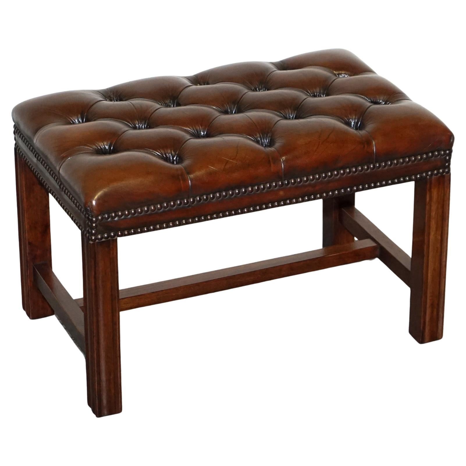 VINTAGE RESTORED CHESTERFiELD HAND DYED BROWN LEATHER TUFFED FOOTSTOOL (2/2) For Sale