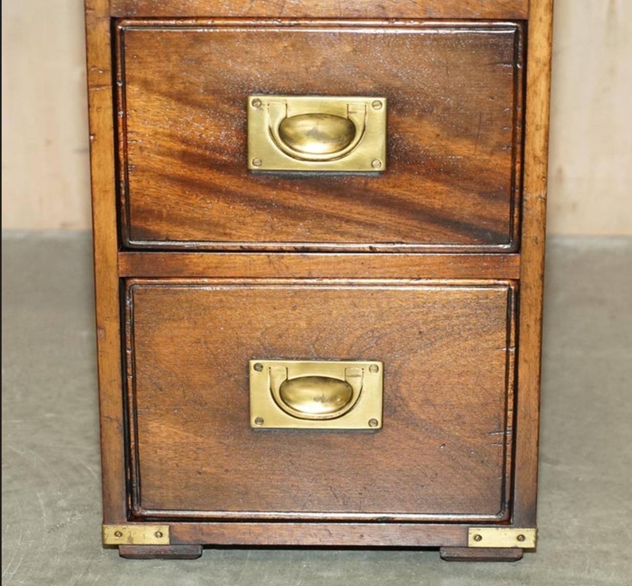 ViNTAGE RESTORED HARRODS KENNEDY GREEN LEATHER MILITARY CAMPAIGN PEDESTAL DESK For Sale 3