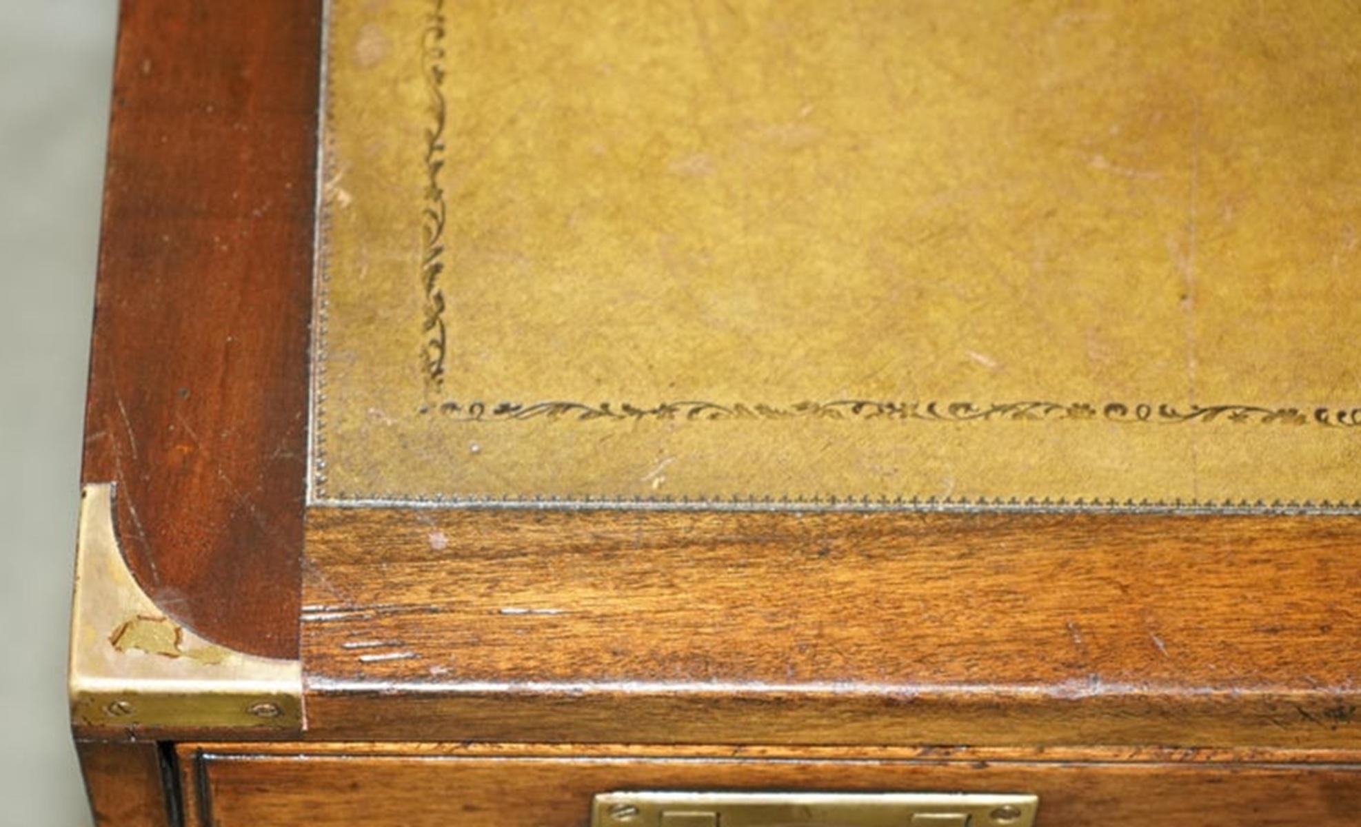 ViNTAGE RESTORED HARRODS KENNEDY GREEN LEATHER MILITARY CAMPAIGN PEDESTAL DESK For Sale 6