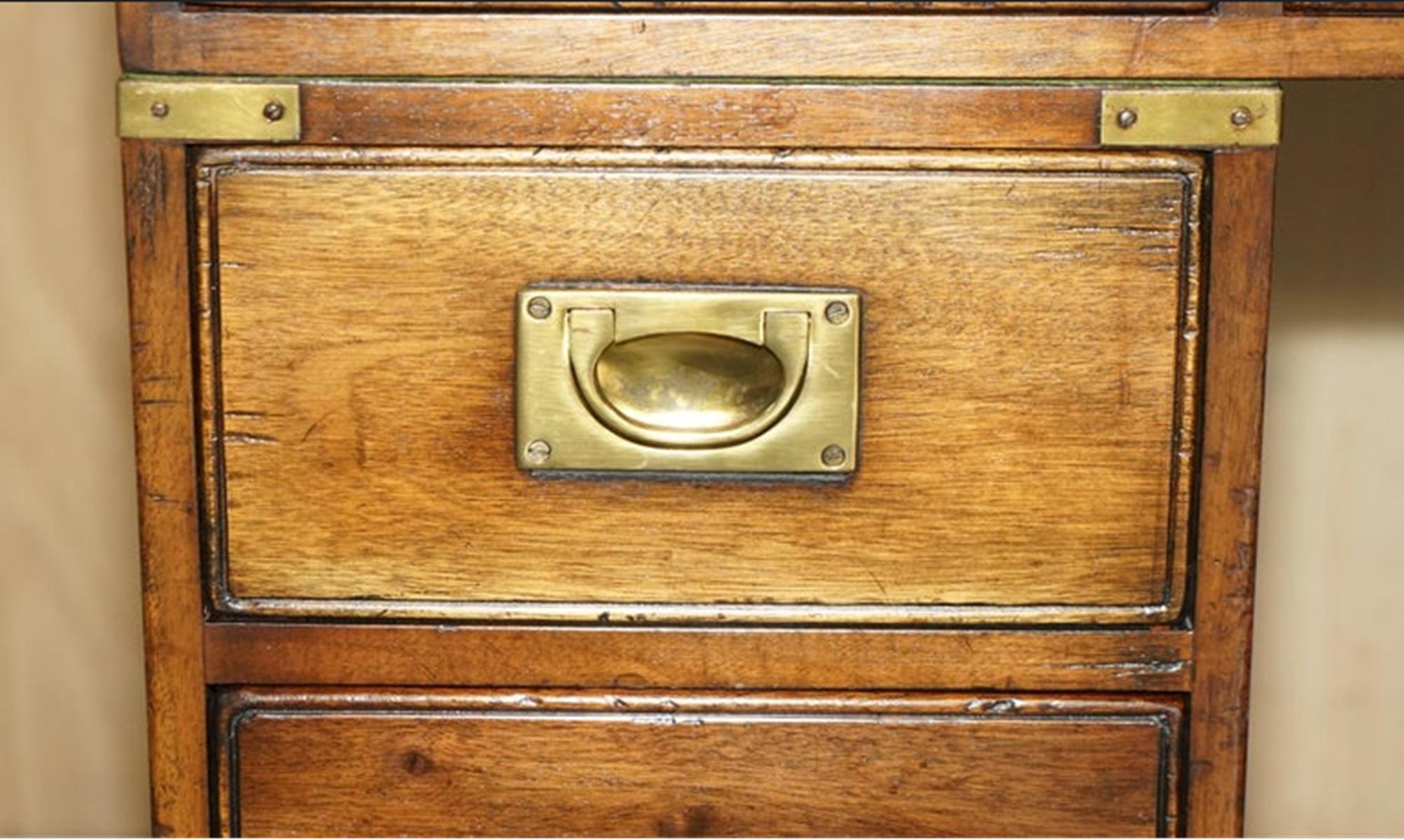 ViNTAGE RESTORED HARRODS KENNEDY GREEN LEATHER MILITARY CAMPAIGN PEDESTAL DESK For Sale 1