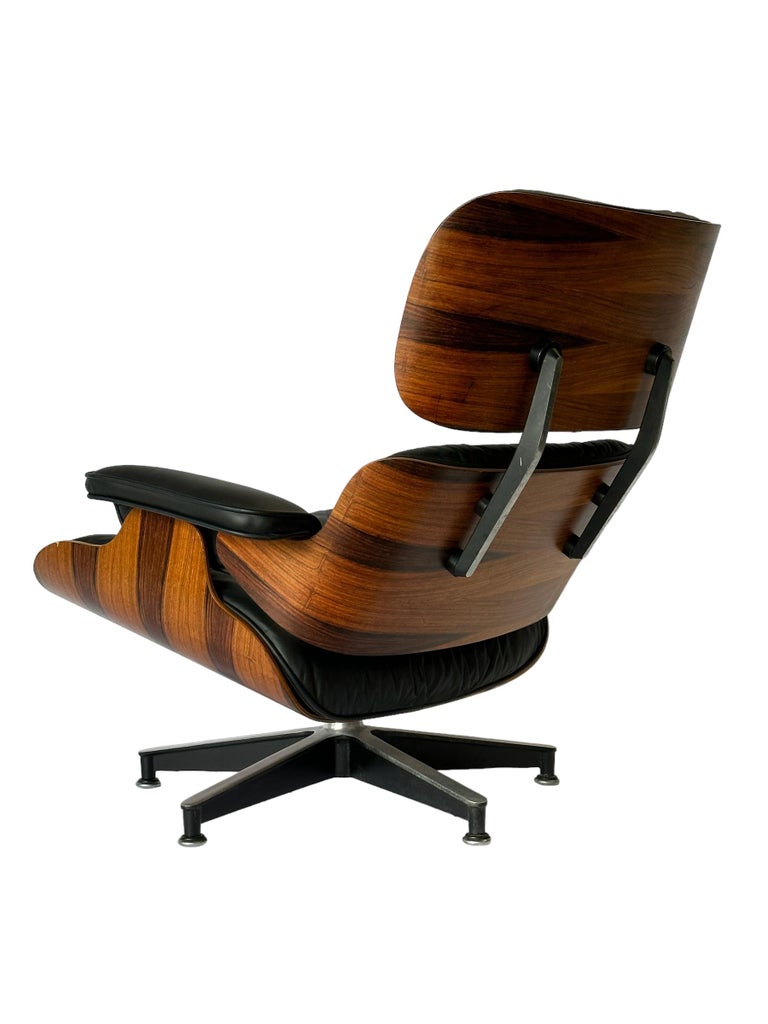 Vintage Restored Herman Miller Eames Lounge Chair and Ottoman For Sale