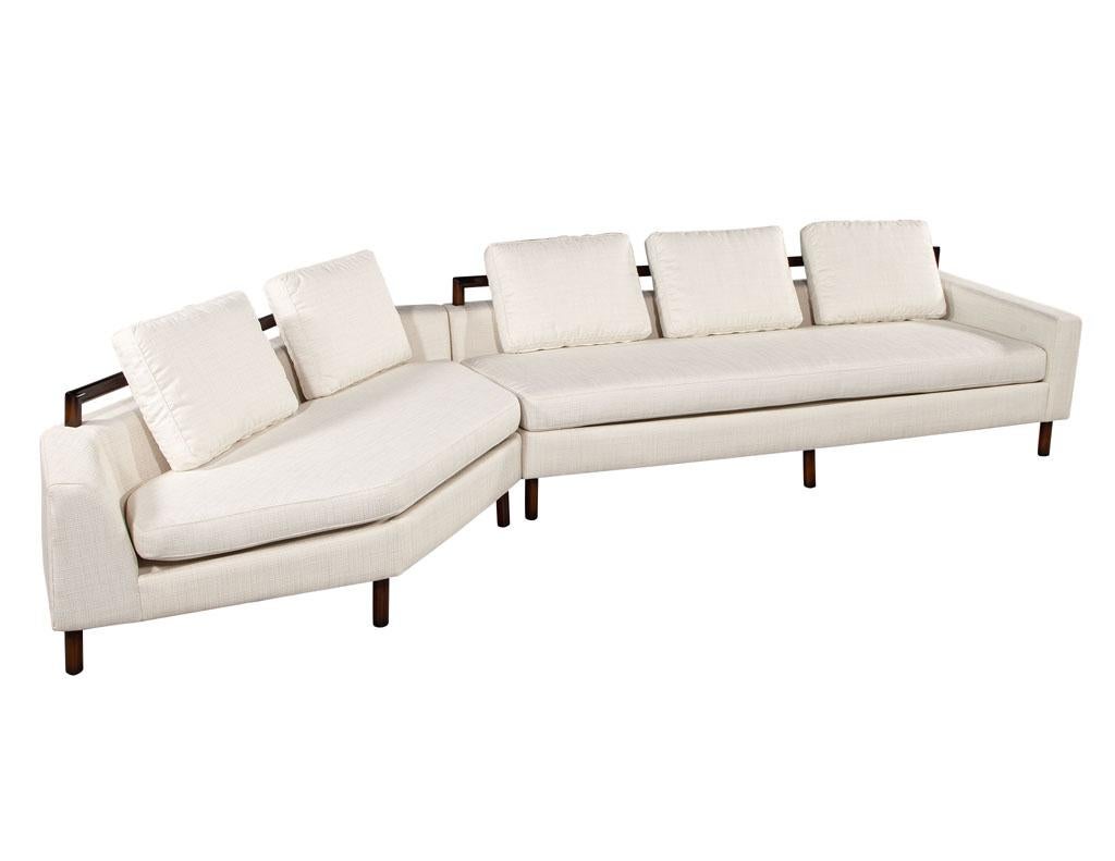 Restauriertes Mid-Century Modern 2-pc-Sofa, 1970er Jahre, USA (Moderne der Mitte des Jahrhunderts) im Angebot