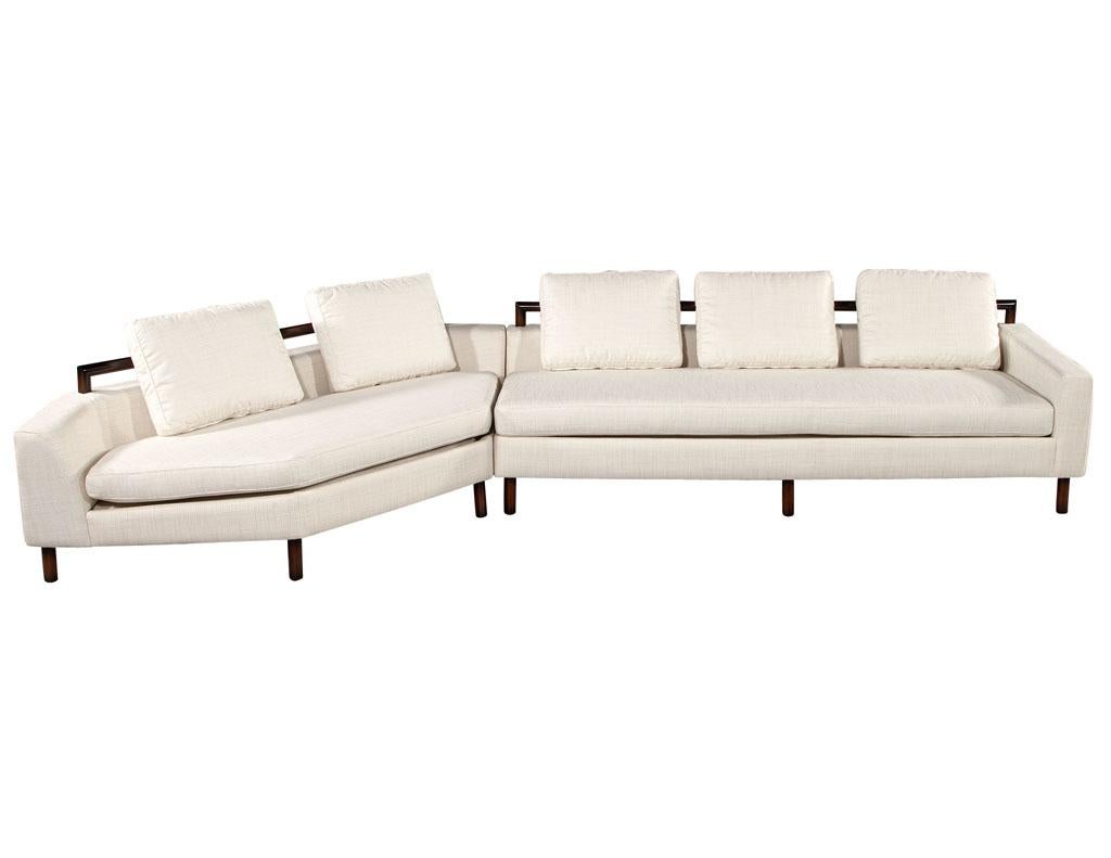 Restauriertes Mid-Century Modern 2-pc-Sofa, 1970er Jahre, USA im Zustand „Hervorragend“ im Angebot in North York, ON