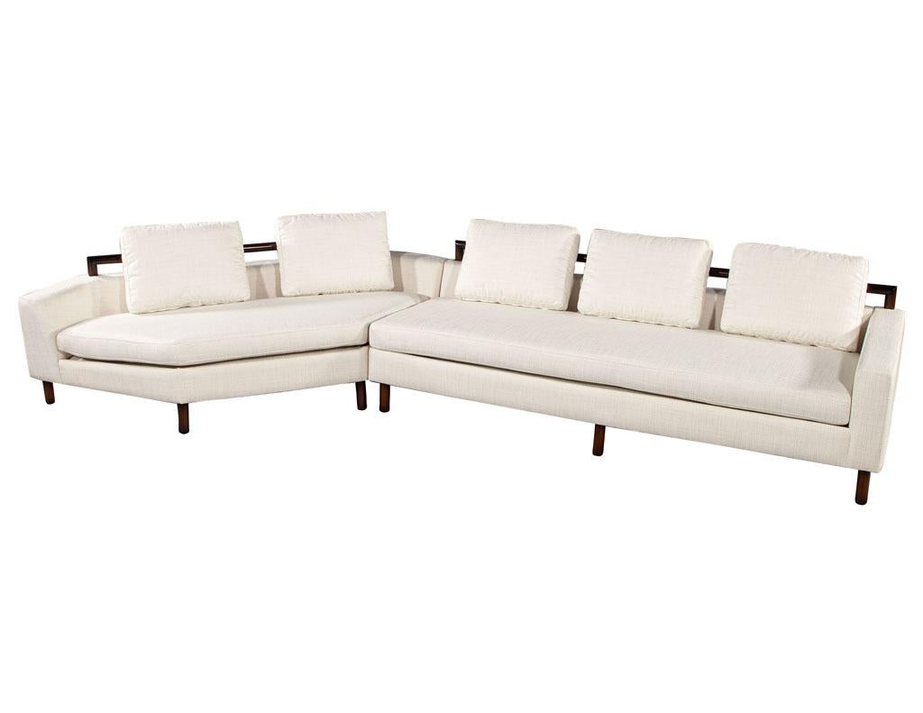 Restauriertes Mid-Century Modern 2-pc-Sofa, 1970er Jahre, USA (Stoff) im Angebot