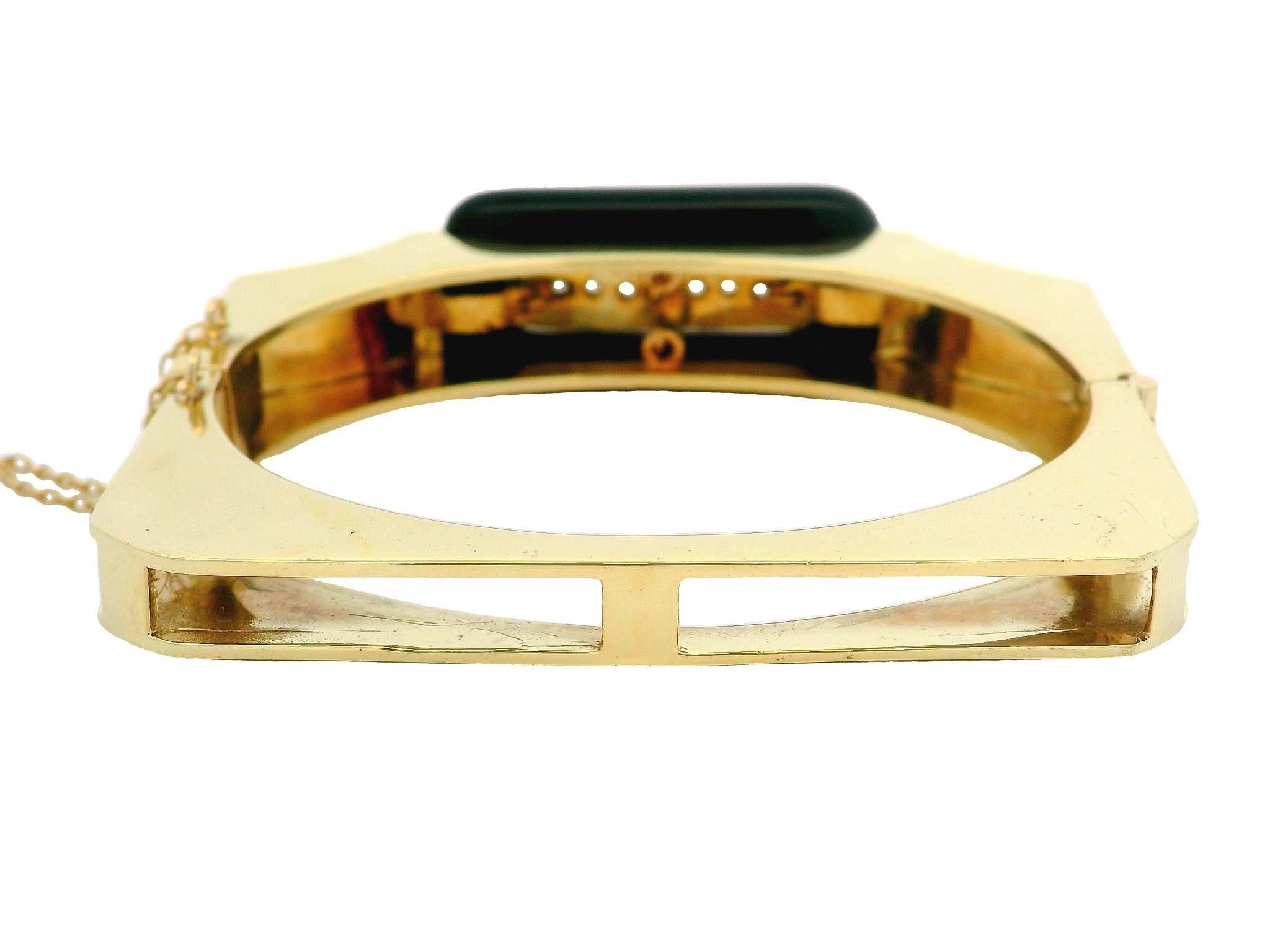 Vintage Retro 14k Gold Black Onyx & Diamond Substantial Hinged Open Bangle Pour femmes en vente