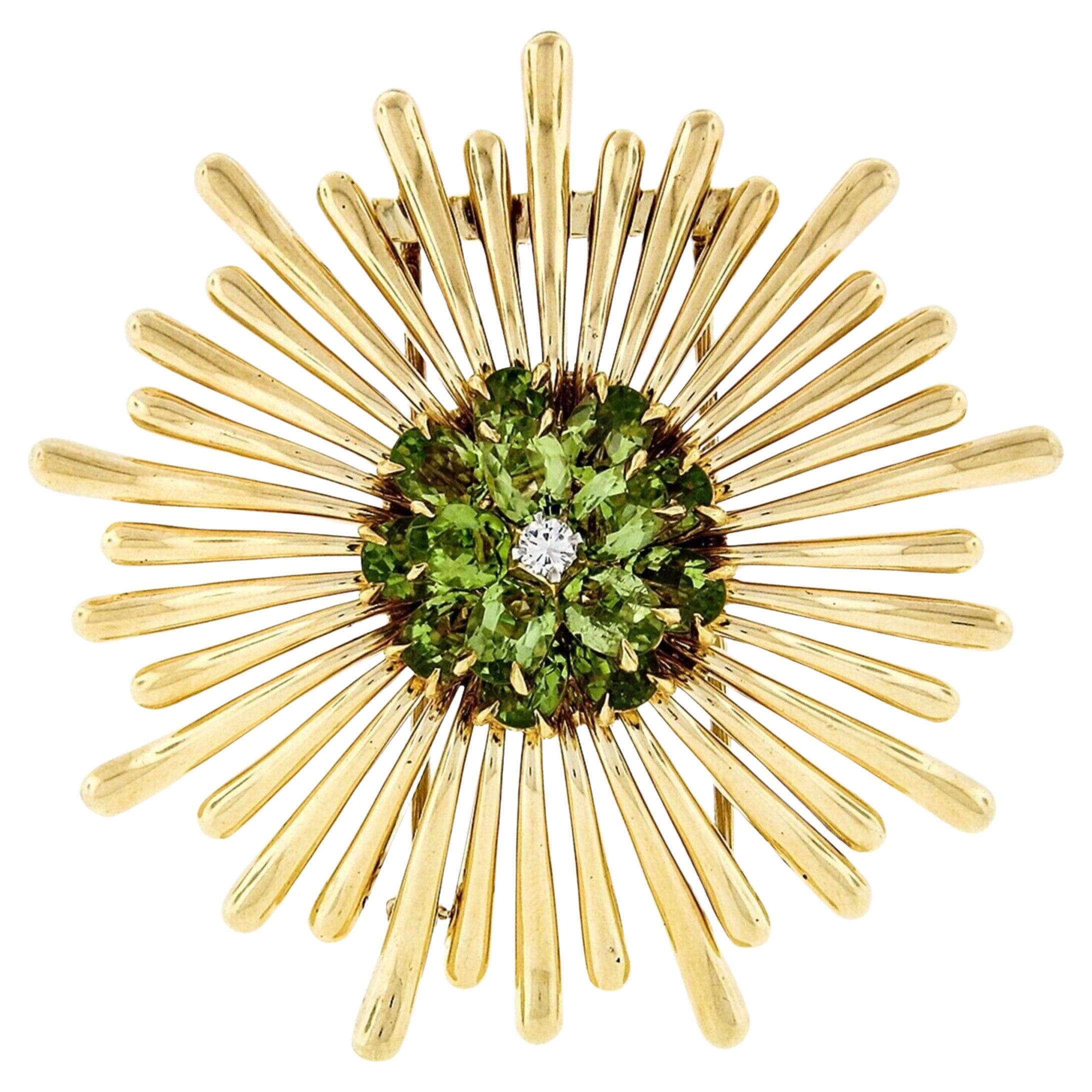 Broche rétro vintage en or 14 carats avec péridot et grappe de diamants en forme de fleur rayonnante en grappe