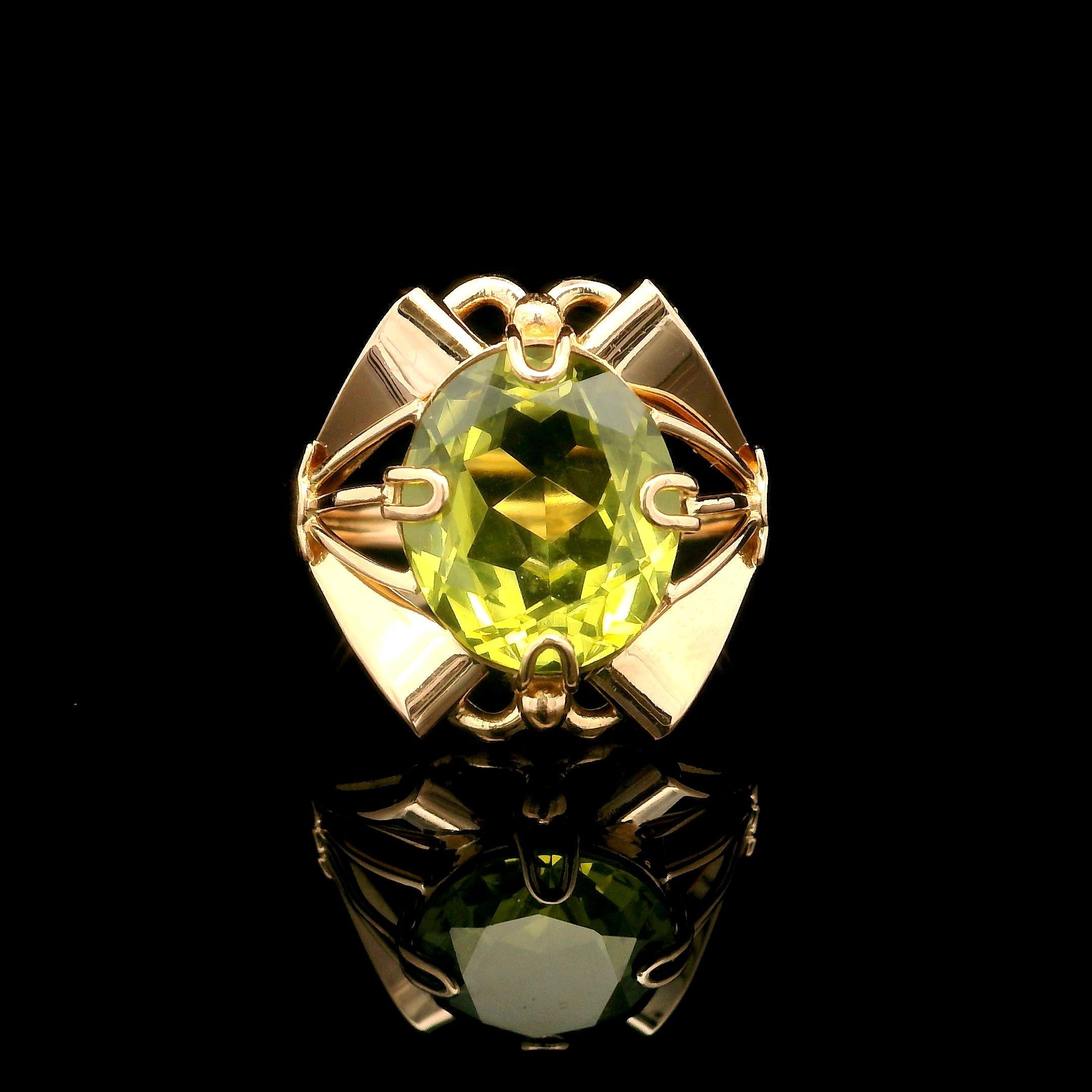 Vintage Retro 14k Rosy Gelbgold Grüner Stein Offener Band Cocktail-Ring, Retro im Zustand „Hervorragend“ im Angebot in Montclair, NJ