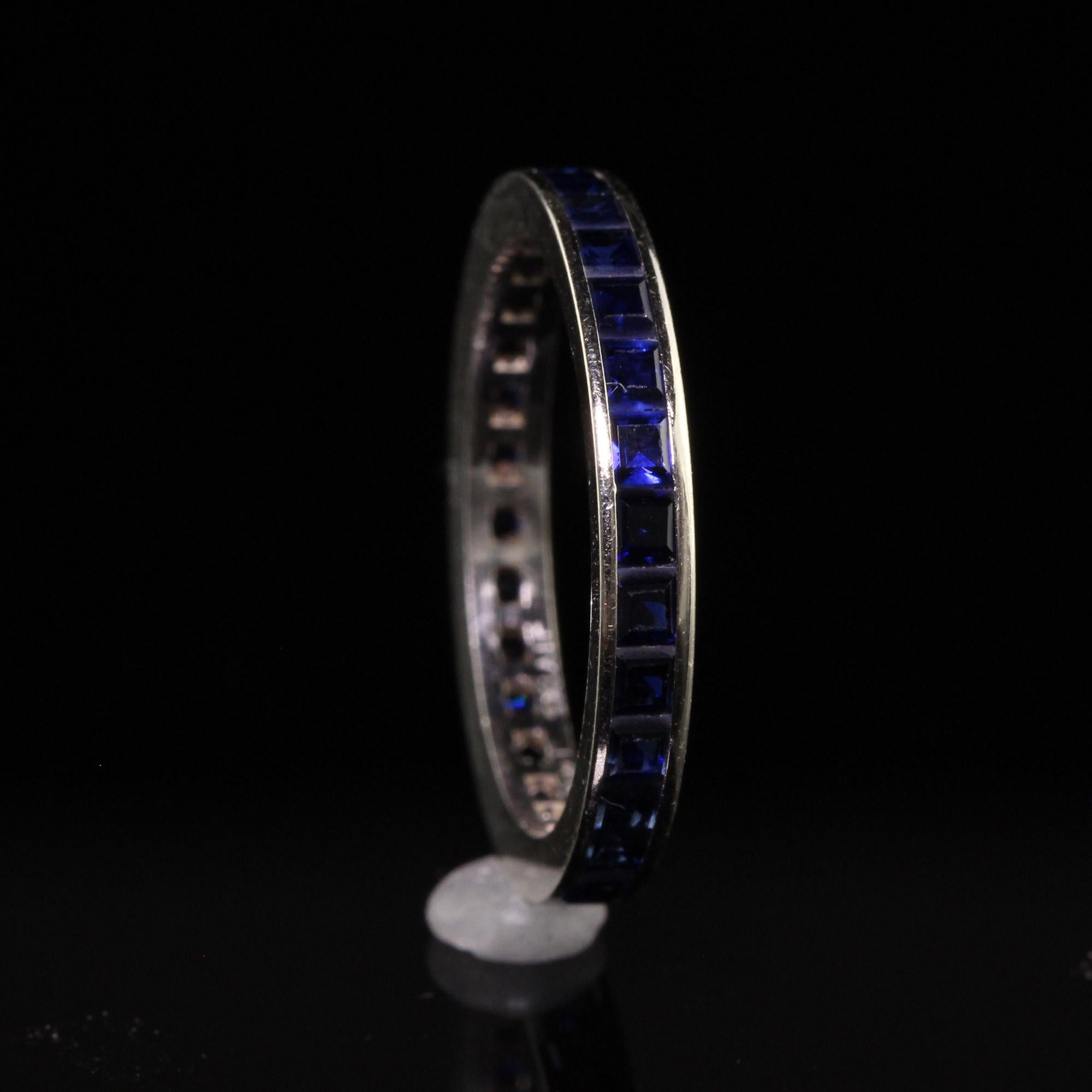 Vintage Retro 14K White Gold Square Cut Sapphire Eternity Band - Size 5 1/2 In Good Condition For Sale In Great Neck, NY