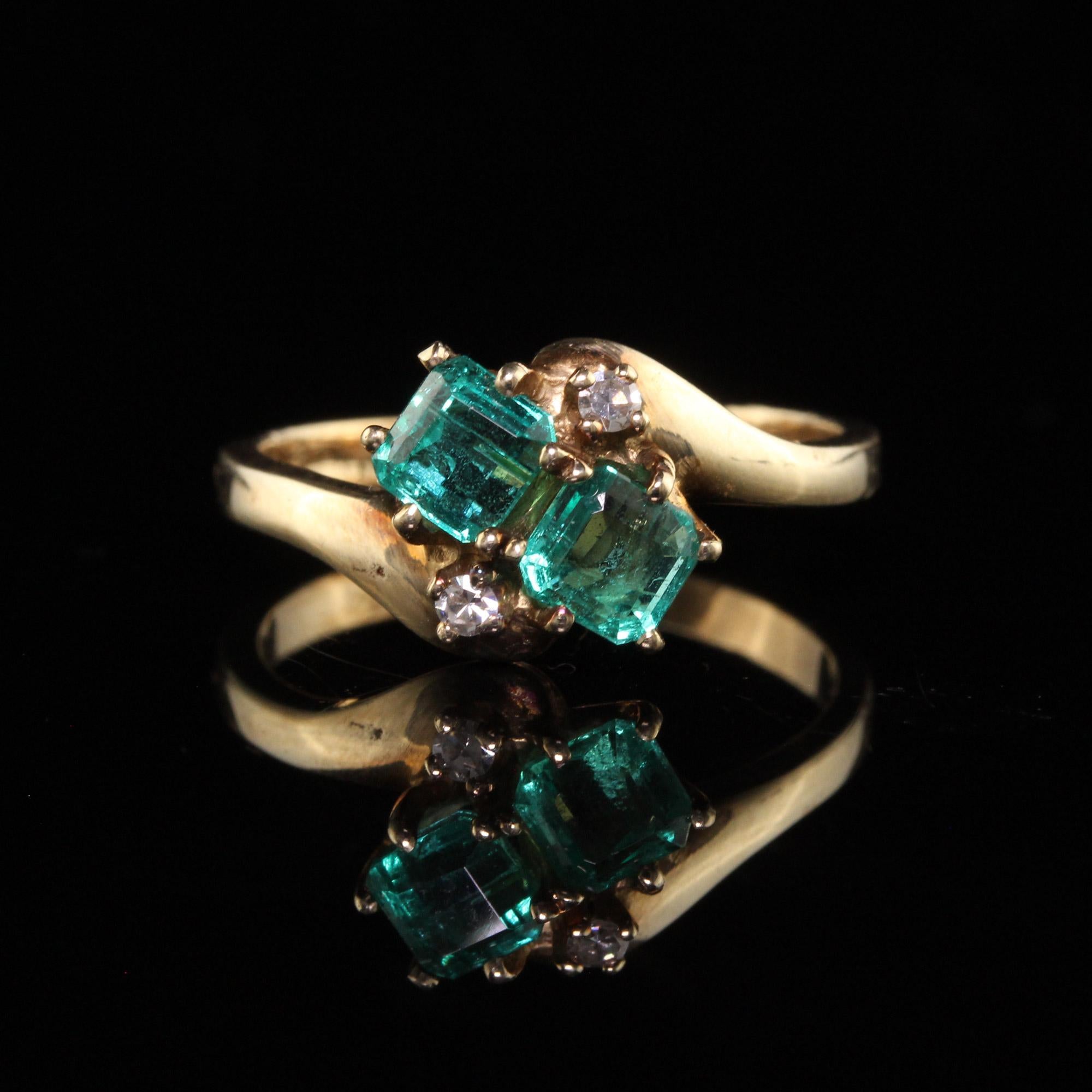 Vintage Retro 14k Yellow Gold Colombian Emerald Toi Et Moi Diamond Ring In Good Condition For Sale In Great Neck, NY