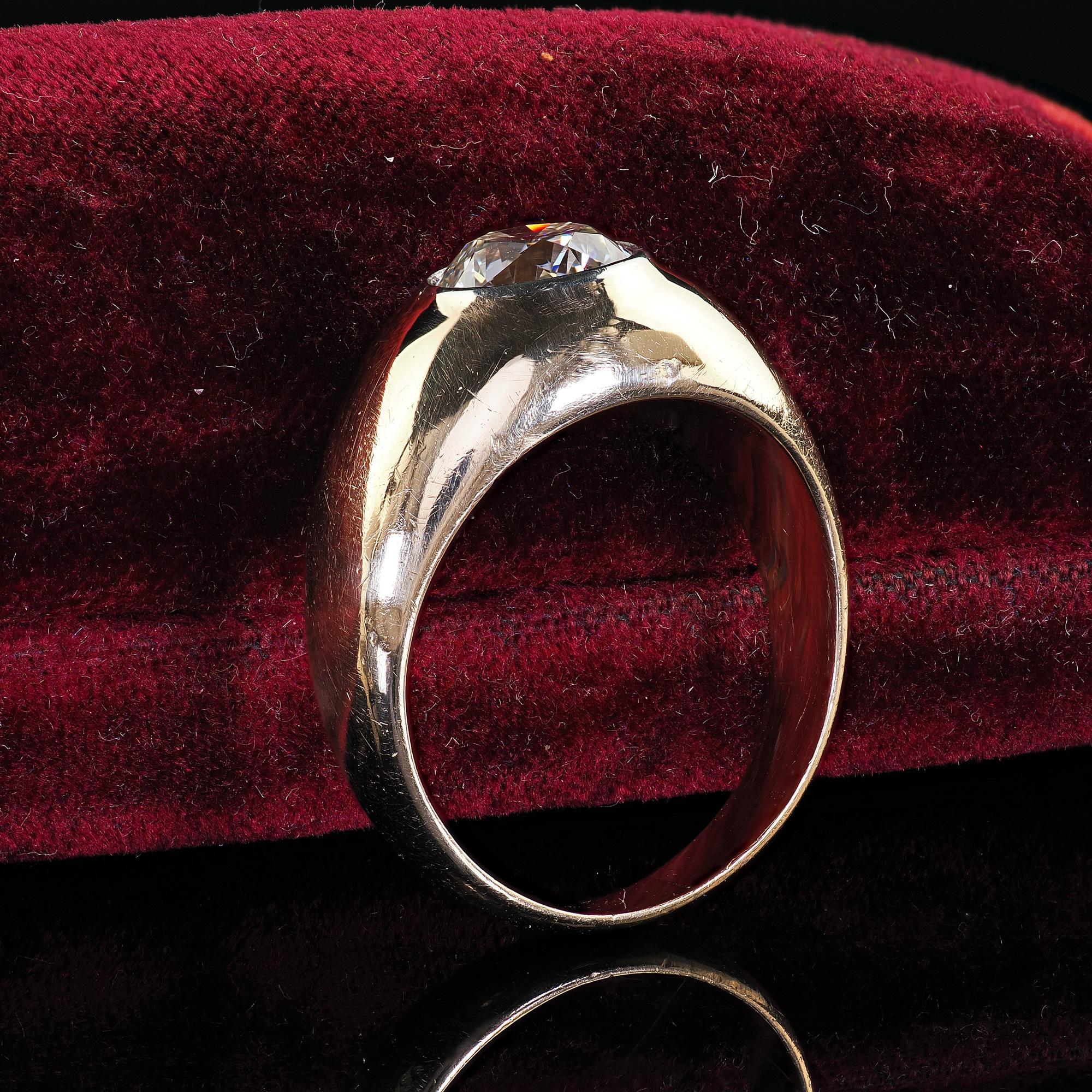 Vintage Retro 14K Yellow Gold Old Cut Diamond Flush Set Engagement Ring - GIA In Good Condition For Sale In Great Neck, NY