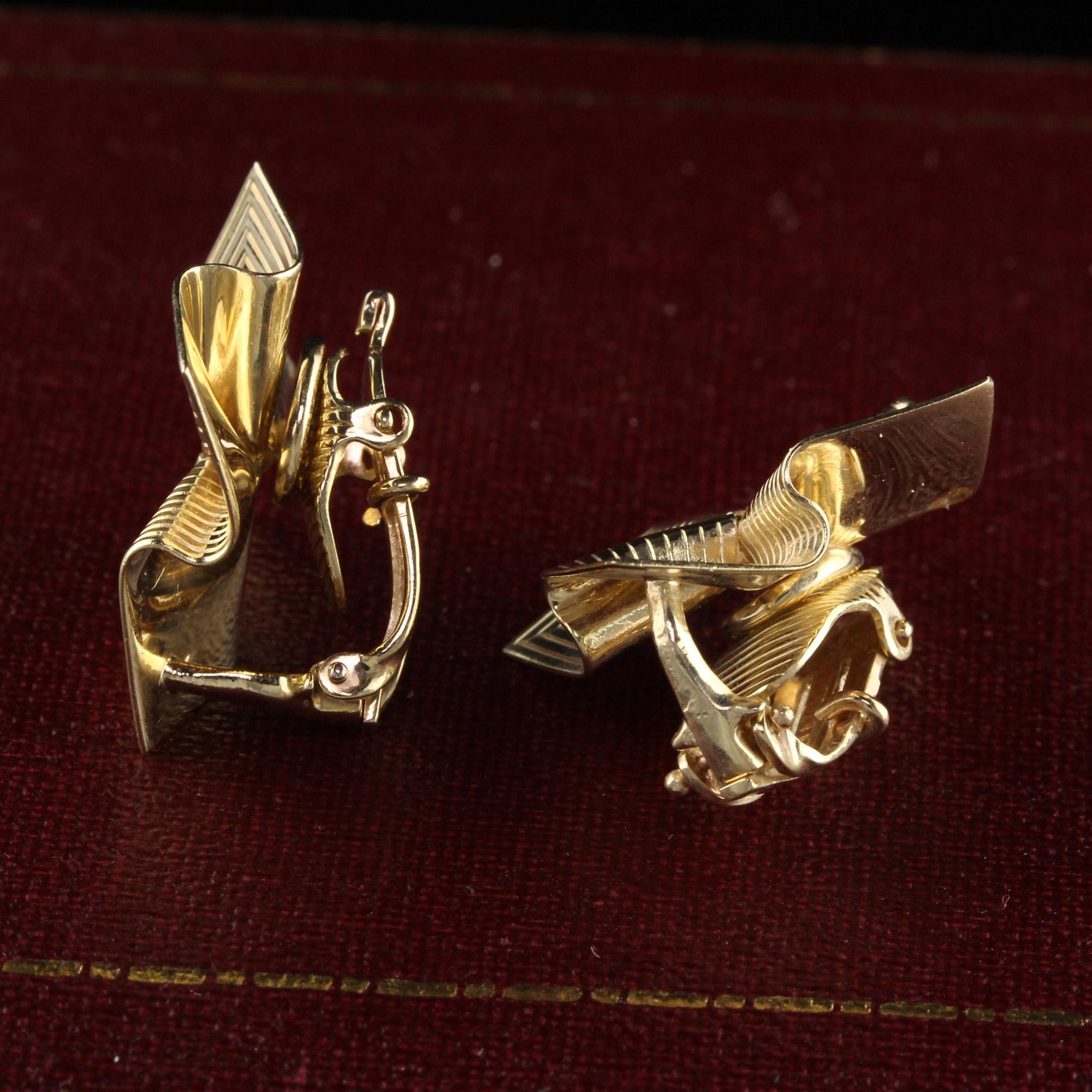 Vintage Retro 14K Yellow Gold Origami Pin Wheel Earrings In Good Condition For Sale In Great Neck, NY