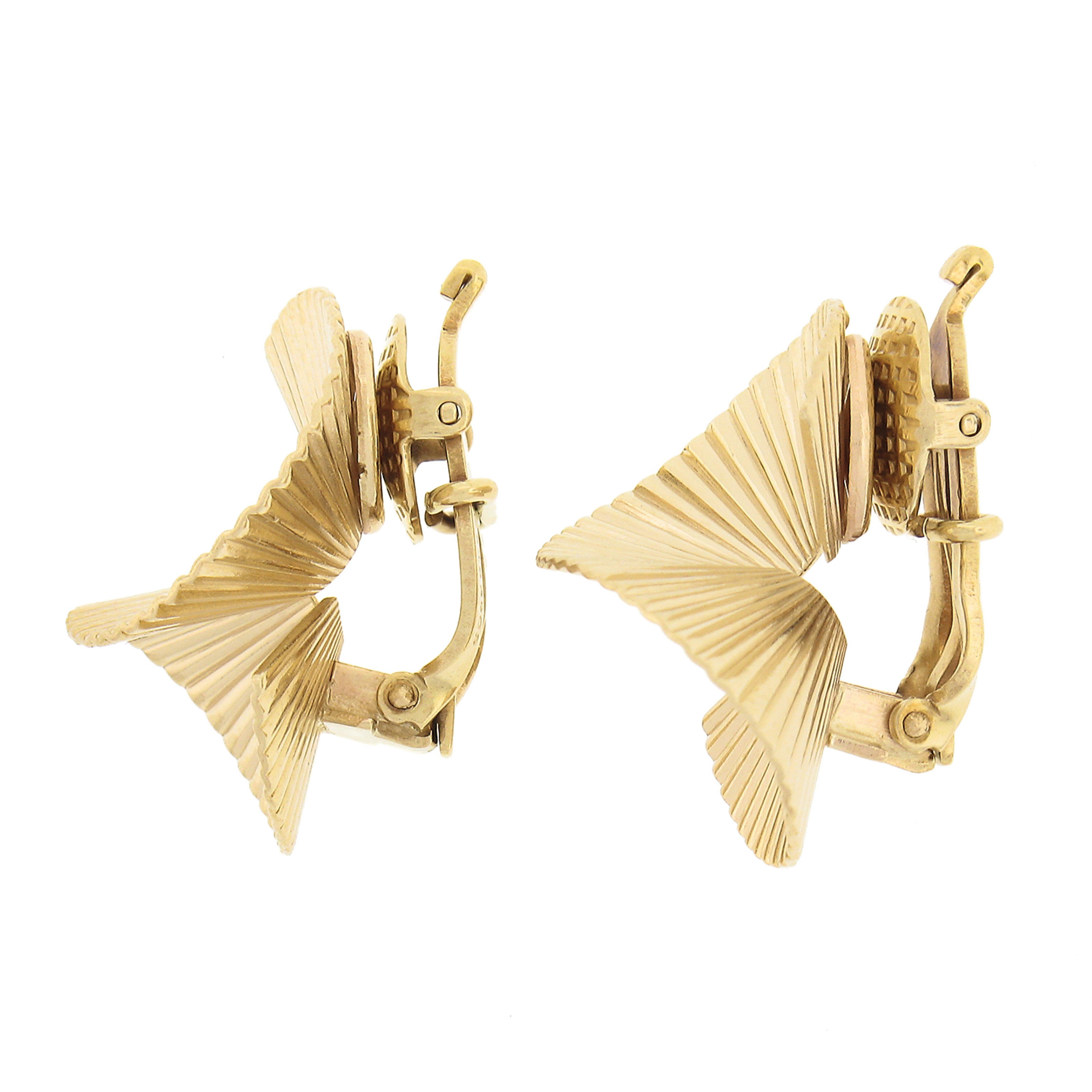 Vintage Retro 14K Gelbgold polierte geriffelte gedrehte Clip-Ohrringe Damen im Angebot