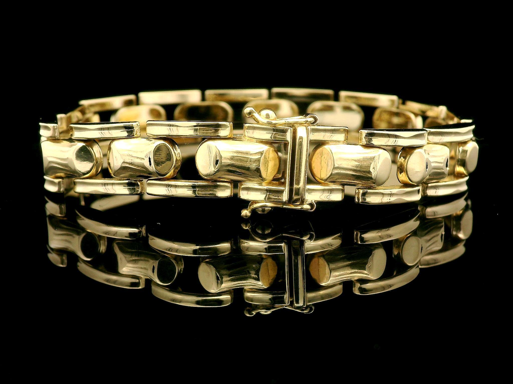 Rétro Bracelet à larges maillons vintage rétro en or jaune 14 carats texturé et rainuré en vente