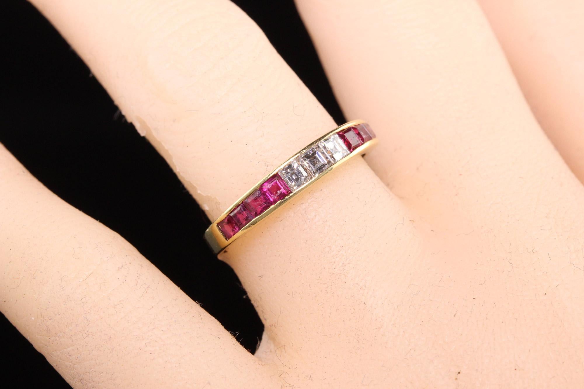 Vintage Retro 14K Yellow Gold Ruby and Carre Cut Diamond Band For Sale 2