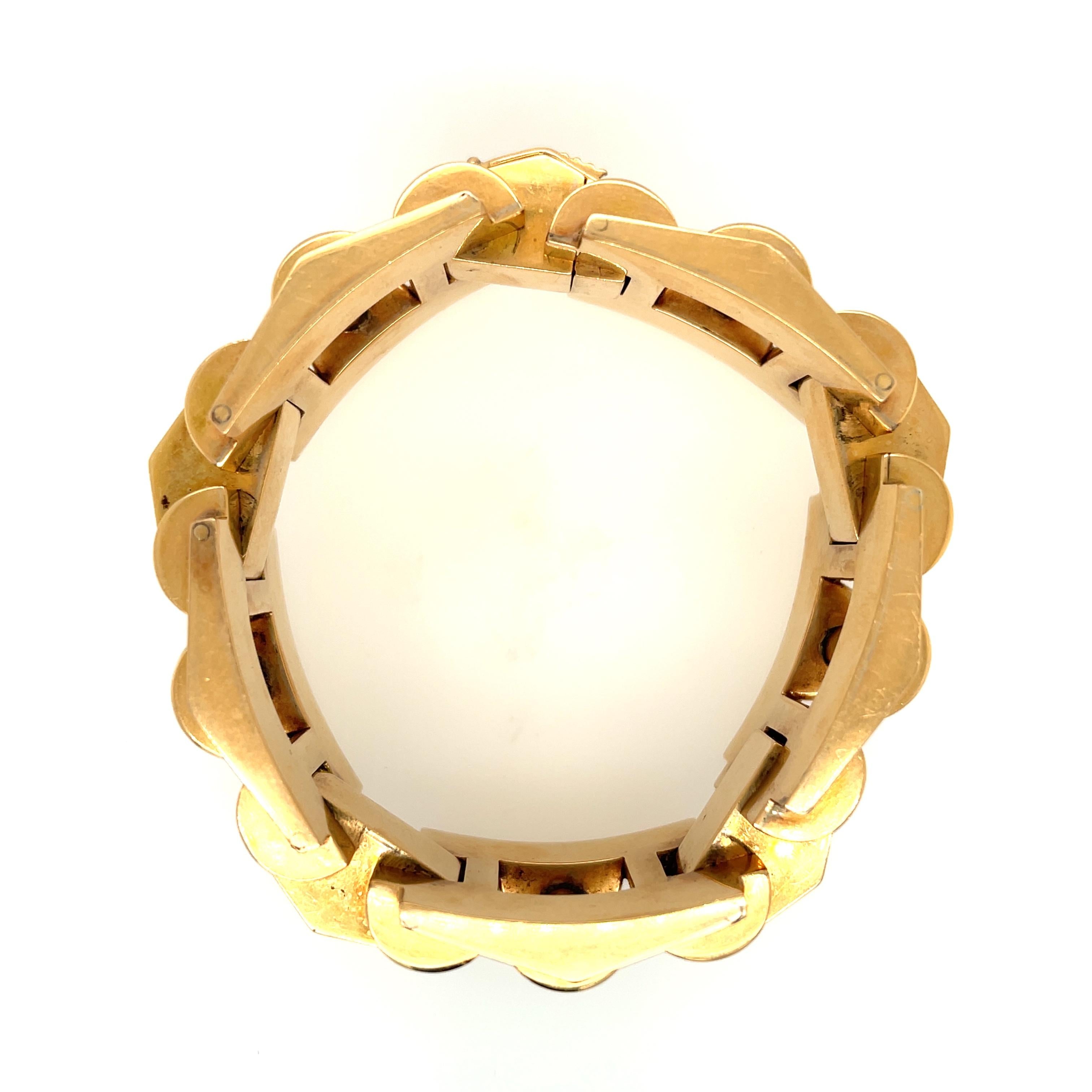 Vintage Retro 18 Karat Gold Tank Link Bracelet In Good Condition In New York, NY