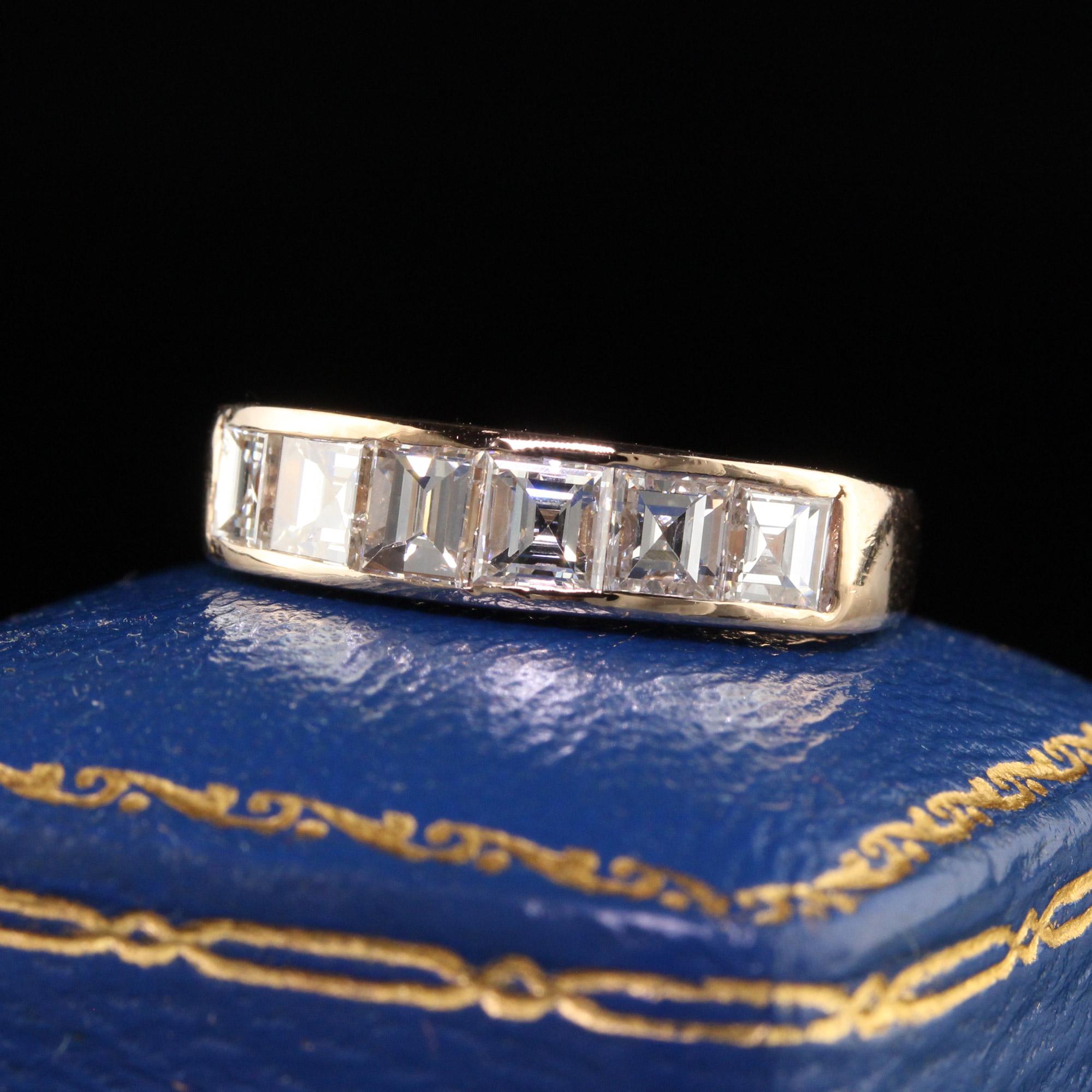Vintage Retro 18K Rose Gold Carre Cut Wedding Band In Good Condition In Great Neck, NY