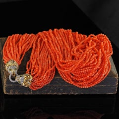 Vintage Retro 18K Yellow Gold Diamond Emerald Lion Clasp Coral Strand Necklace