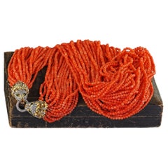 Vintage Retro 18K Yellow Gold Diamond Emerald Lion Clasp Coral Strand Necklace