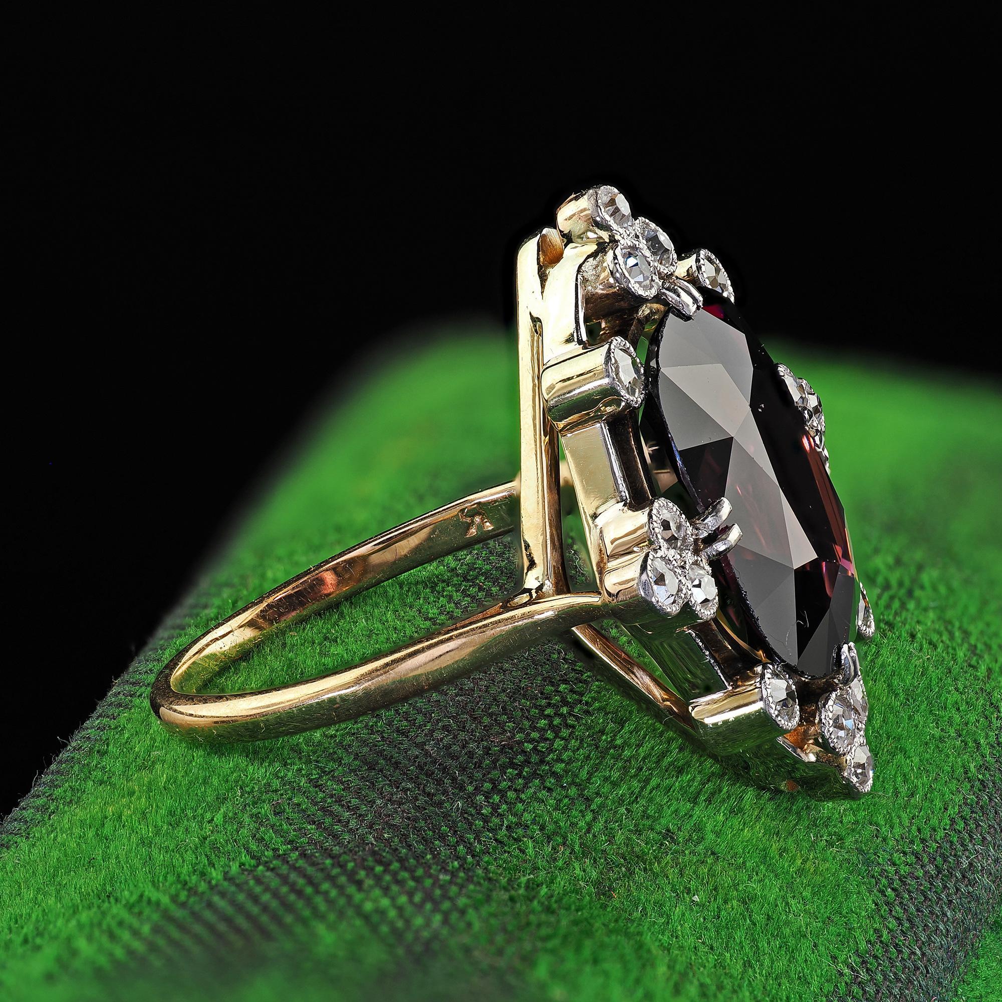 Vintage Retro 18K Yellow Gold Natural Spinel and Diamond Cocktail Ring - GIA In Good Condition For Sale In Great Neck, NY