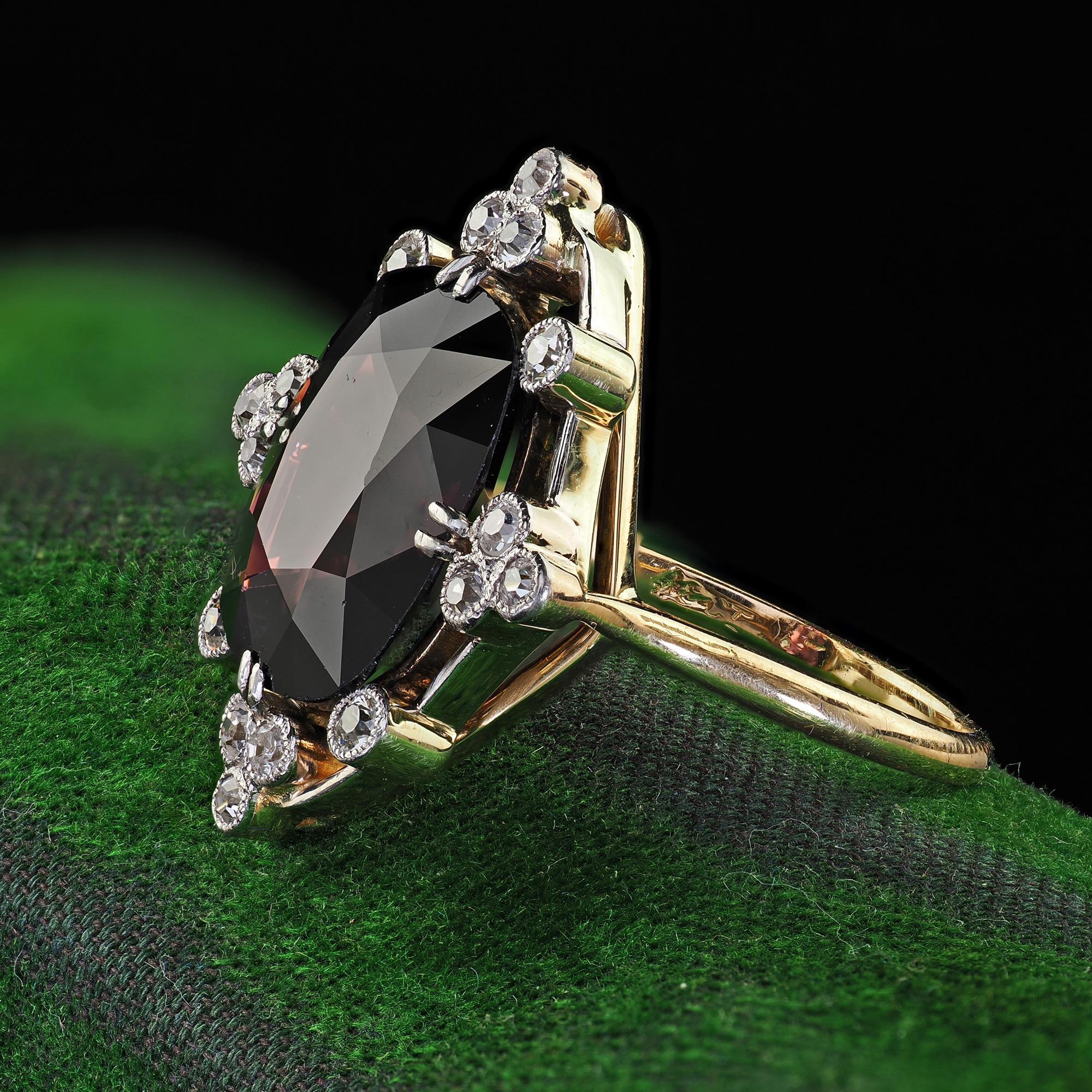 Women's Vintage Retro 18K Yellow Gold Natural Spinel and Diamond Cocktail Ring - GIA For Sale